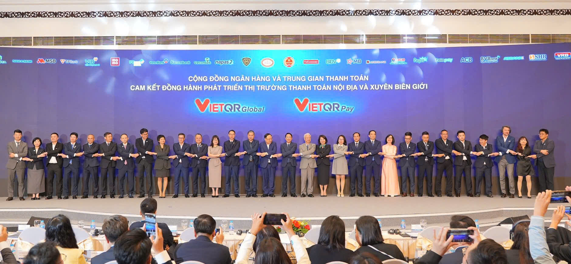 Thanh toán QR ‘bùng nổ’ và yêu cầu chuẩn hóa toàn diện- Ảnh 3.
