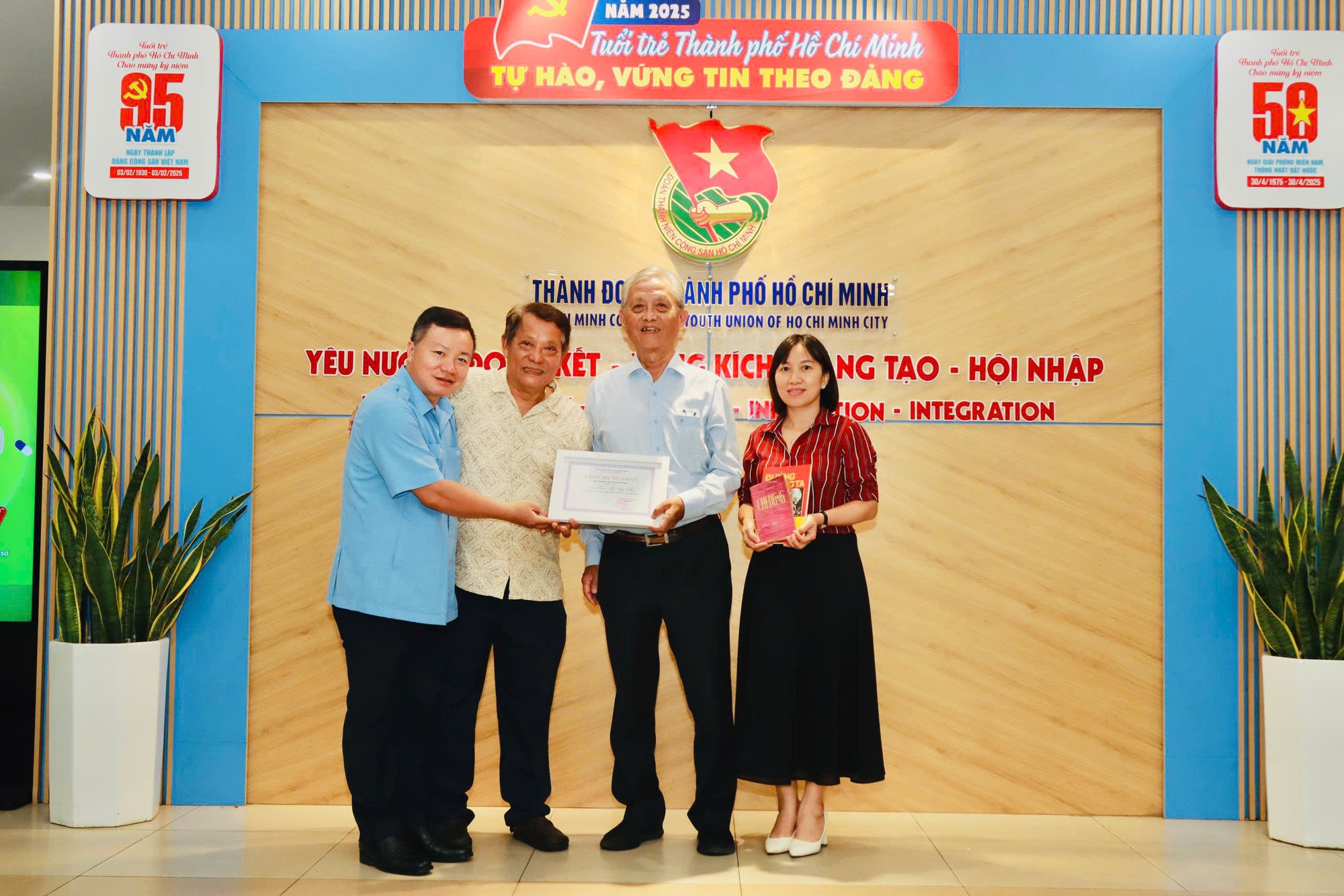 Chuyện về nhà giáo tật nguyền - ngọn cờ tiên phong trong phong trào ‘Tân giáo dục’- Ảnh 2. Chuyện về nhà giáo tật nguyền - ngọn cờ tiên phong trong phong trào ‘Tân giáo dục’- Ảnh 2.