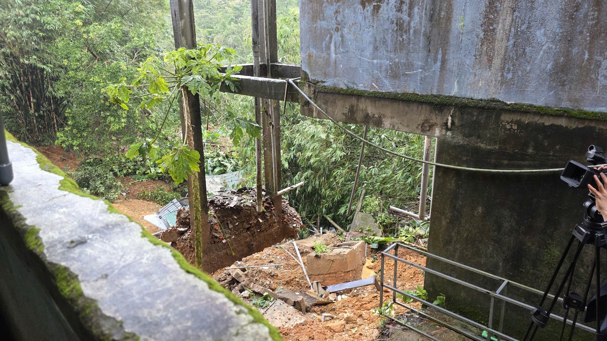 Quảng trị: Khẩn trương khắc phục hậu quả mưa lũ, bảo đảm an toàn cho người dân- Ảnh 2. Quảng trị: Khẩn trương khắc phục hậu quả mưa lũ, bảo đảm an toàn cho người dân- Ảnh 2.