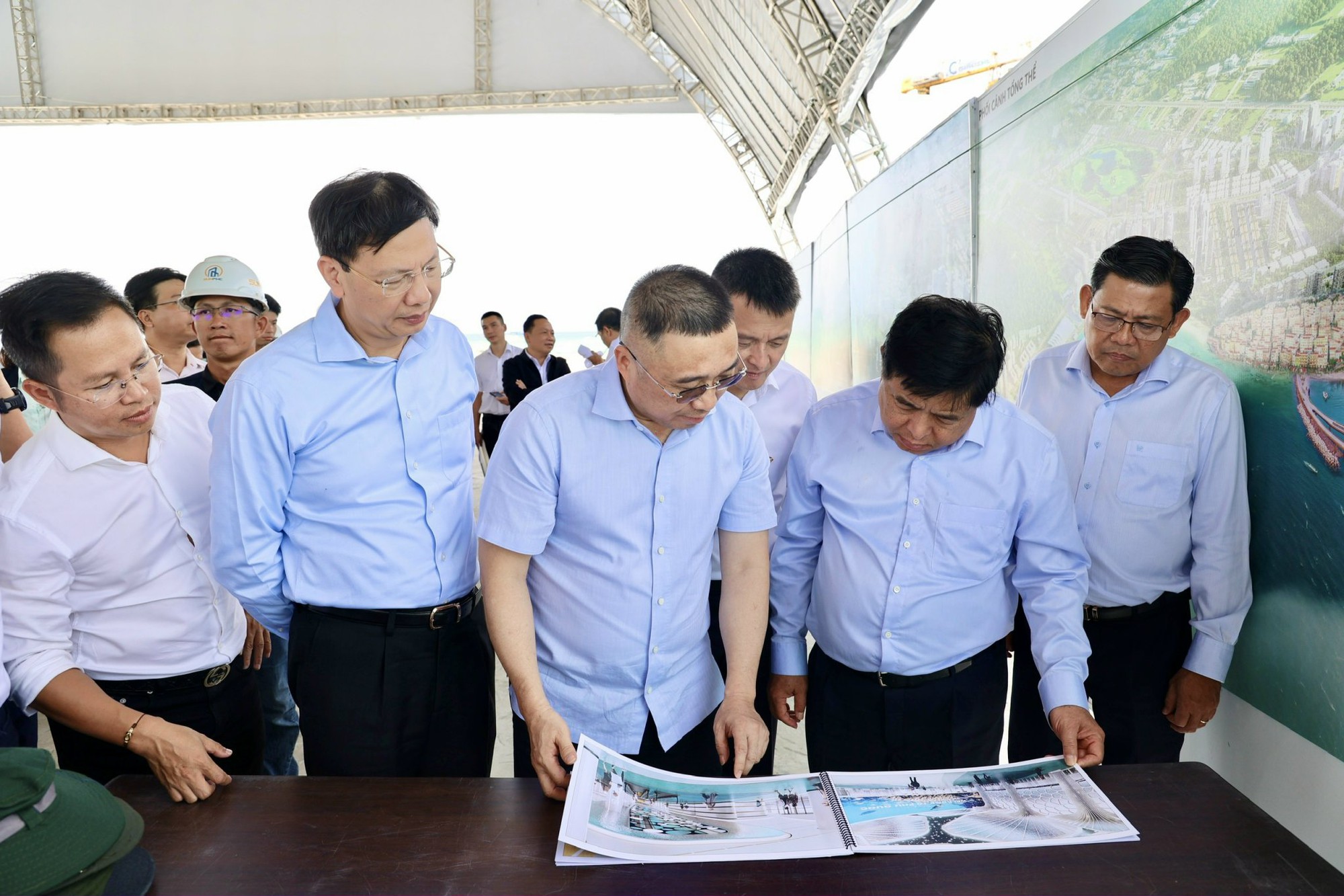 Công trình phục vụ Hội nghị APEC 2027: Hầu hết vướng mắc được tháo gỡ, bảo đảm tiến độ- Ảnh 3. Công trình phục vụ Hội nghị APEC 2027: Hầu hết vướng mắc được tháo gỡ, bảo đảm tiến độ- Ảnh 3.