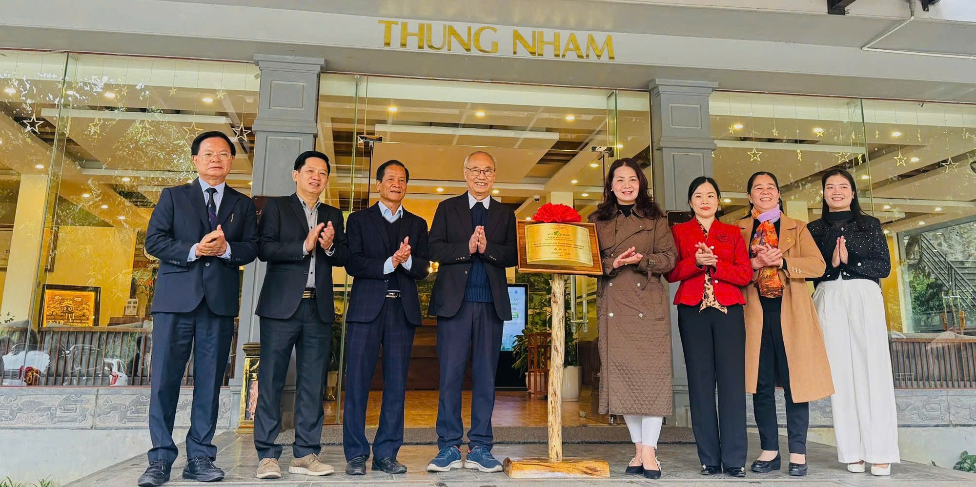 Gắn biển ‘Du lịch xanh’ cho 3 đơn vị tại Ninh Bình- Ảnh 3.