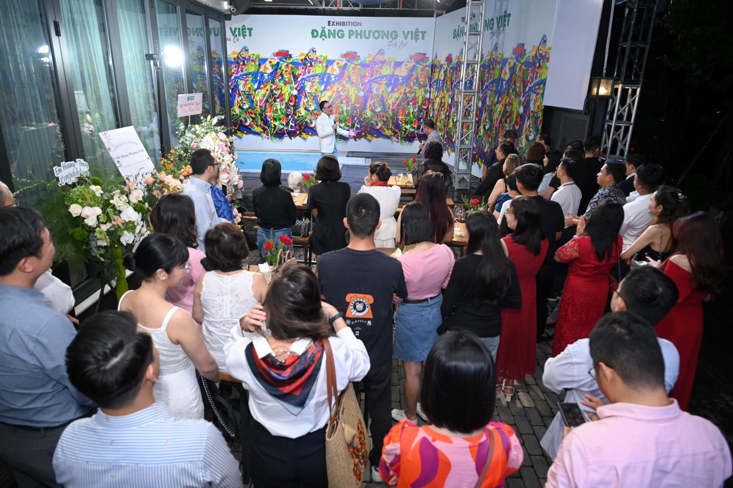 Nhà sưu tầm Phan Minh Thông 'bén duyên' cùng họa sĩ Đặng Phương Việt trong triển lãm 'Họa Cá'- Ảnh 2. Nhà sưu tầm Phan Minh Thông 'bén duyên' cùng họa sĩ Đặng Phương Việt trong triển lãm 'Họa Cá'- Ảnh 2.