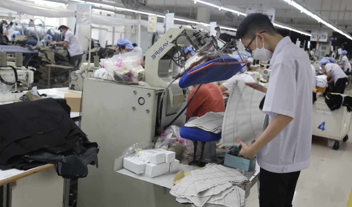 Vĩnh Long siết chặt kỷ luật thu – chi, dồn lực tăng thu ngân sách, bảo đảm mục tiêu tăng trưởng trên 8%- Ảnh 3.