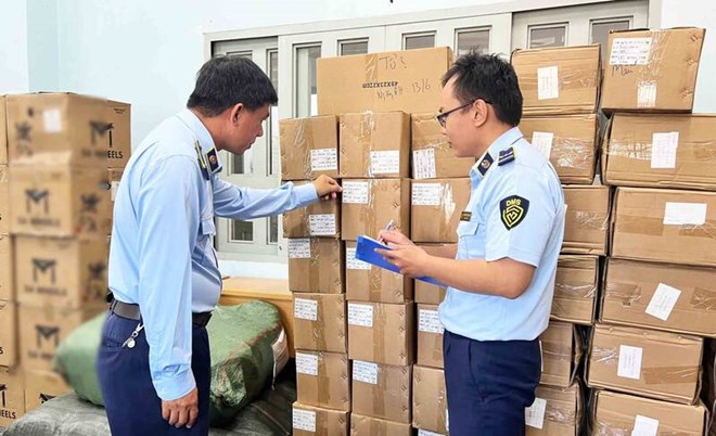 TPHCM phát hiện hơn 372.000 sản phẩm vi phạm trong gần một tháng- Ảnh 1. TPHCM phát hiện hơn 372.000 sản phẩm vi phạm trong gần một tháng- Ảnh 1.