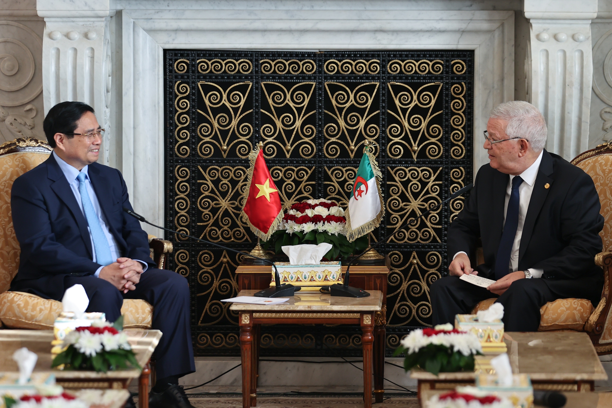 Thủ tướng Phạm Minh Chính hội kiến Chủ tịch Hội đồng Dân tộc Algeria- Ảnh 2.
