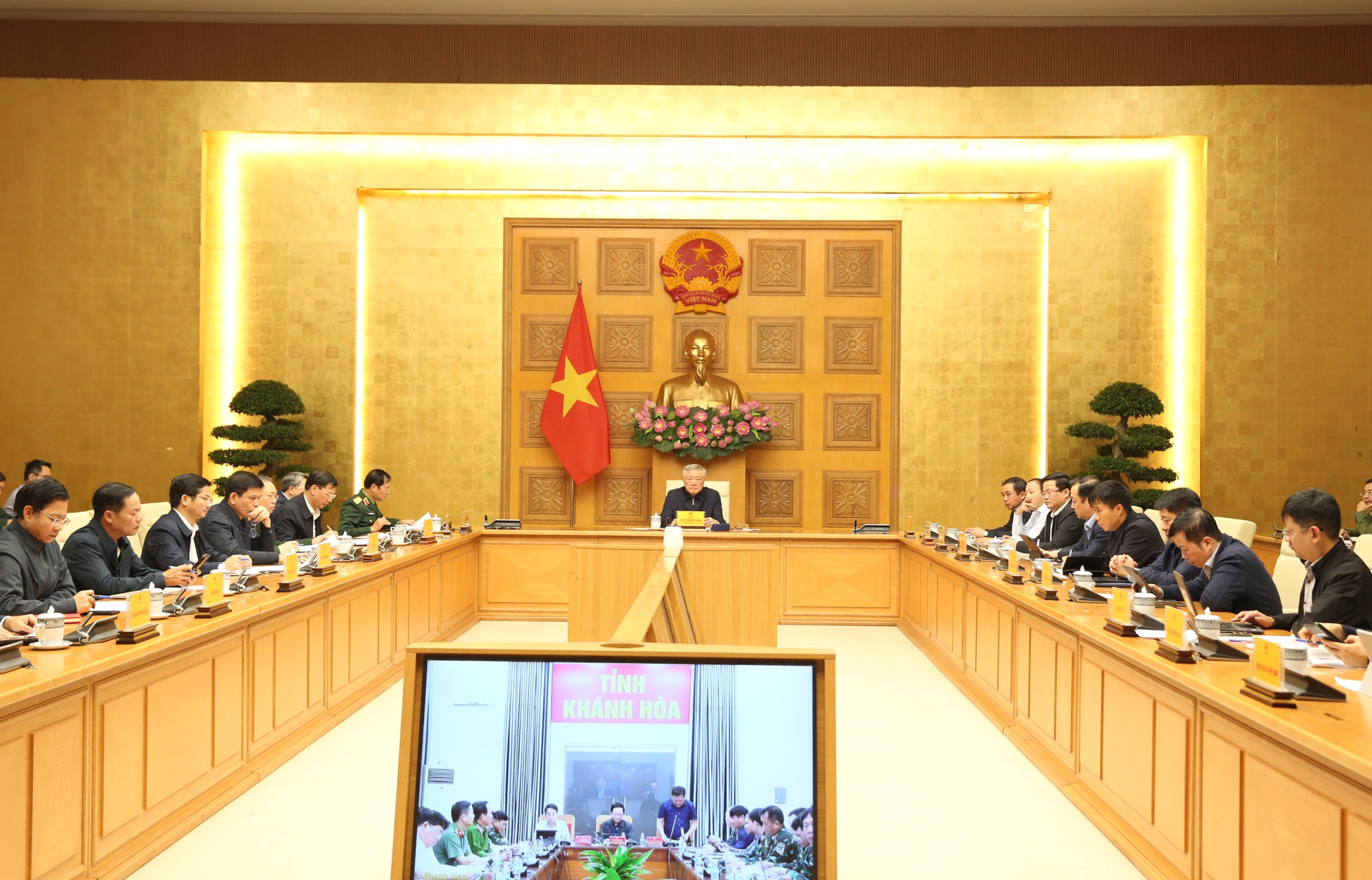 TỔNG THUẬT: Thủ tướng chủ trì cuộc họp khẩn trực tuyến từ Algeria về ứng phó mưa lũ, thiên tai, cứu hộ, cứu nạn- Ảnh 2.