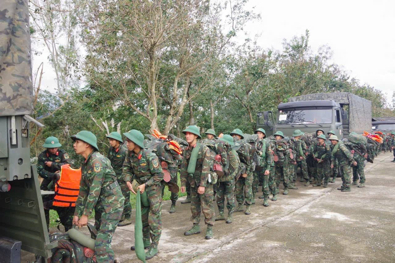 Gia Lai: Hơn 19.200 nhà bị ngập trên 1,5 m, thiệt hại sơ bộ hơn 1.000 tỷ đồng- Ảnh 4. Gia Lai: Hơn 19.200 nhà bị ngập trên 1,5 m, thiệt hại sơ bộ hơn 1.000 tỷ đồng- Ảnh 4.