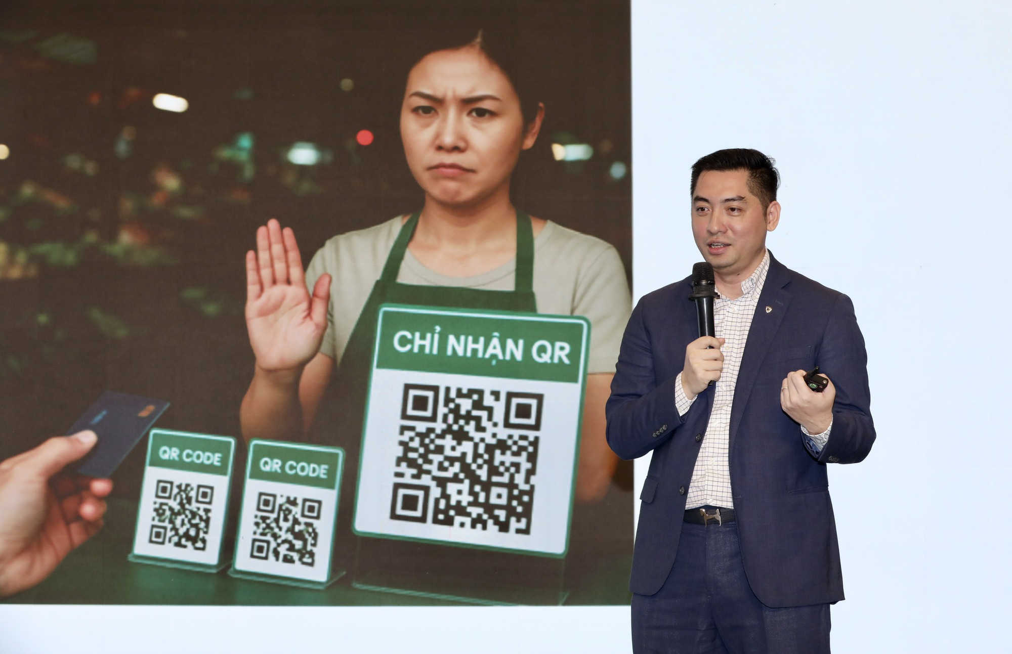 QR Pay phát triển, thanh toán số cần bước chuyển mạnh mẽ- Ảnh 3. QR Pay phát triển, thanh toán số cần bước chuyển mạnh mẽ- Ảnh 3.