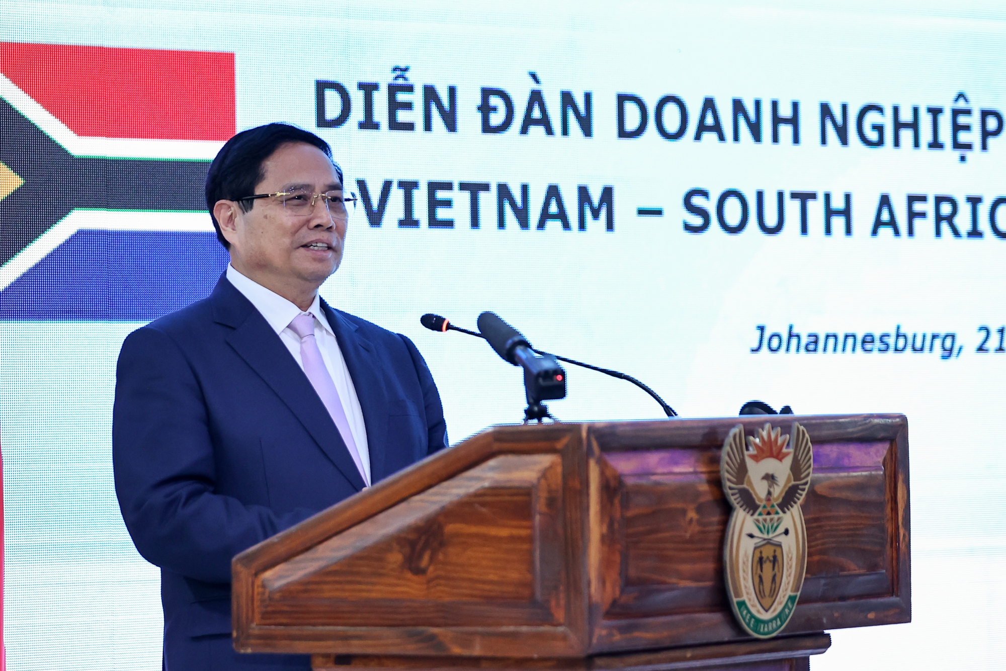 Thủ tướng kêu gọi doanh nghiệp Việt Nam – Nam Phi 'gặp gỡ - kết nối – hành động - ra sản phẩm'- Ảnh 4. Thủ tướng kêu gọi doanh nghiệp Việt Nam – Nam Phi 'gặp gỡ - kết nối – hành động - ra sản phẩm'- Ảnh 4.
