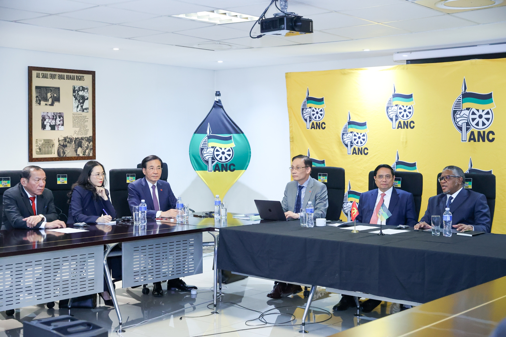 Tổng Thư ký Đảng Đại hội dân tộc Phi: Việt Nam là mô hình đáng học hỏi- Ảnh 4.