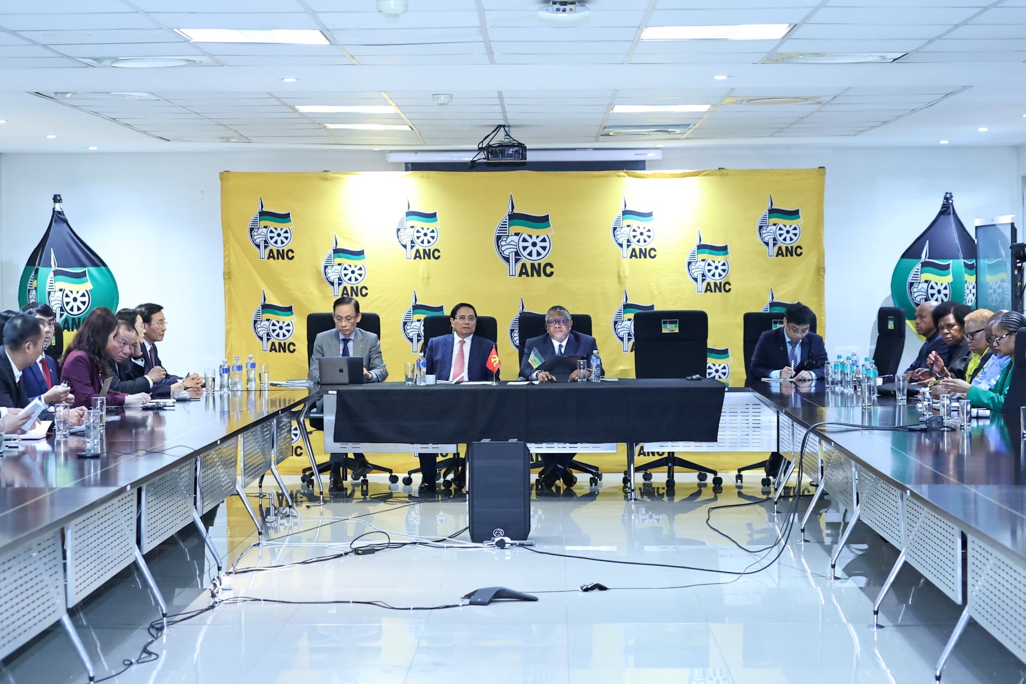 Tổng Thư ký Đảng Đại hội dân tộc Phi: Việt Nam là mô hình đáng học hỏi- Ảnh 2.