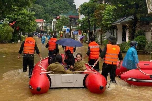 Thông báo Kết luận của Bộ Chính trị về khắc phục hậu quả mưa, lũ đặc biệt lớn ở miền Trung- Ảnh 2.