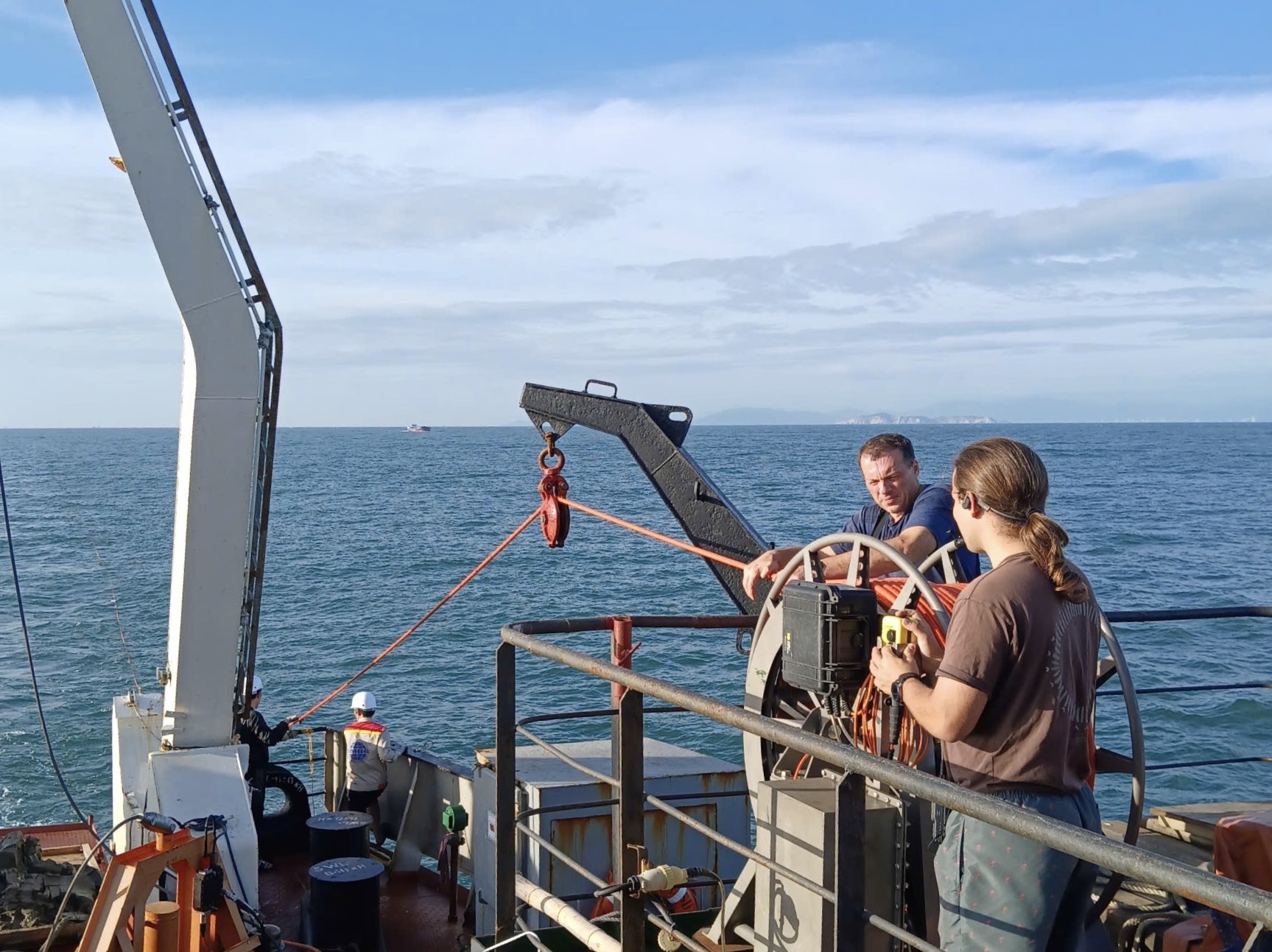 Hợp tác nghiên cứu biển Việt - Nga: Hoàn thành tốt đẹp chuyến khảo sát chung lần thứ hai- Ảnh 3. Hợp tác nghiên cứu biển Việt - Nga: Hoàn thành tốt đẹp chuyến khảo sát chung lần thứ hai- Ảnh 3.