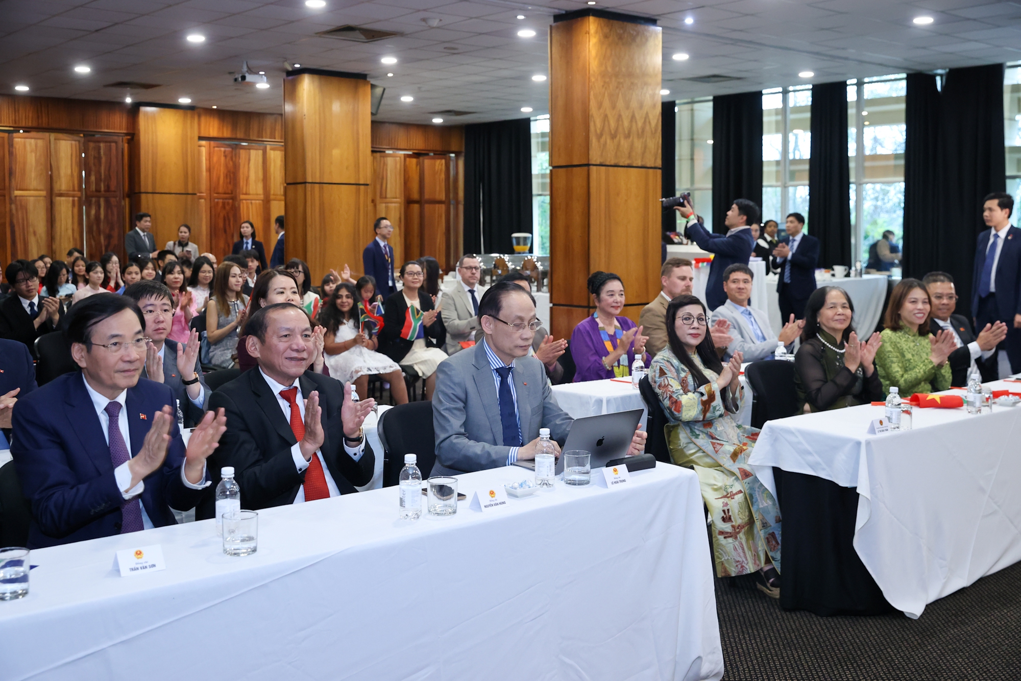 Thủ tướng: Cộng đồng người Việt Nam tại Nam Phi sẽ lớn mạnh- Ảnh 6.