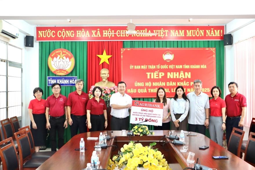 Agribank hỗ trợ 11 tỷ đồng cho vùng lũ Nam Trung Bộ - Tây Nguyên- Ảnh 1.