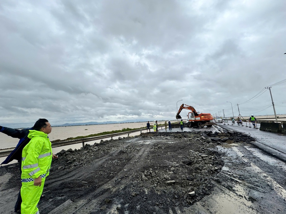 Còn 19 vị trí tắc đường trên các tuyến quốc lộ do địa phương quản lý- Ảnh 1.