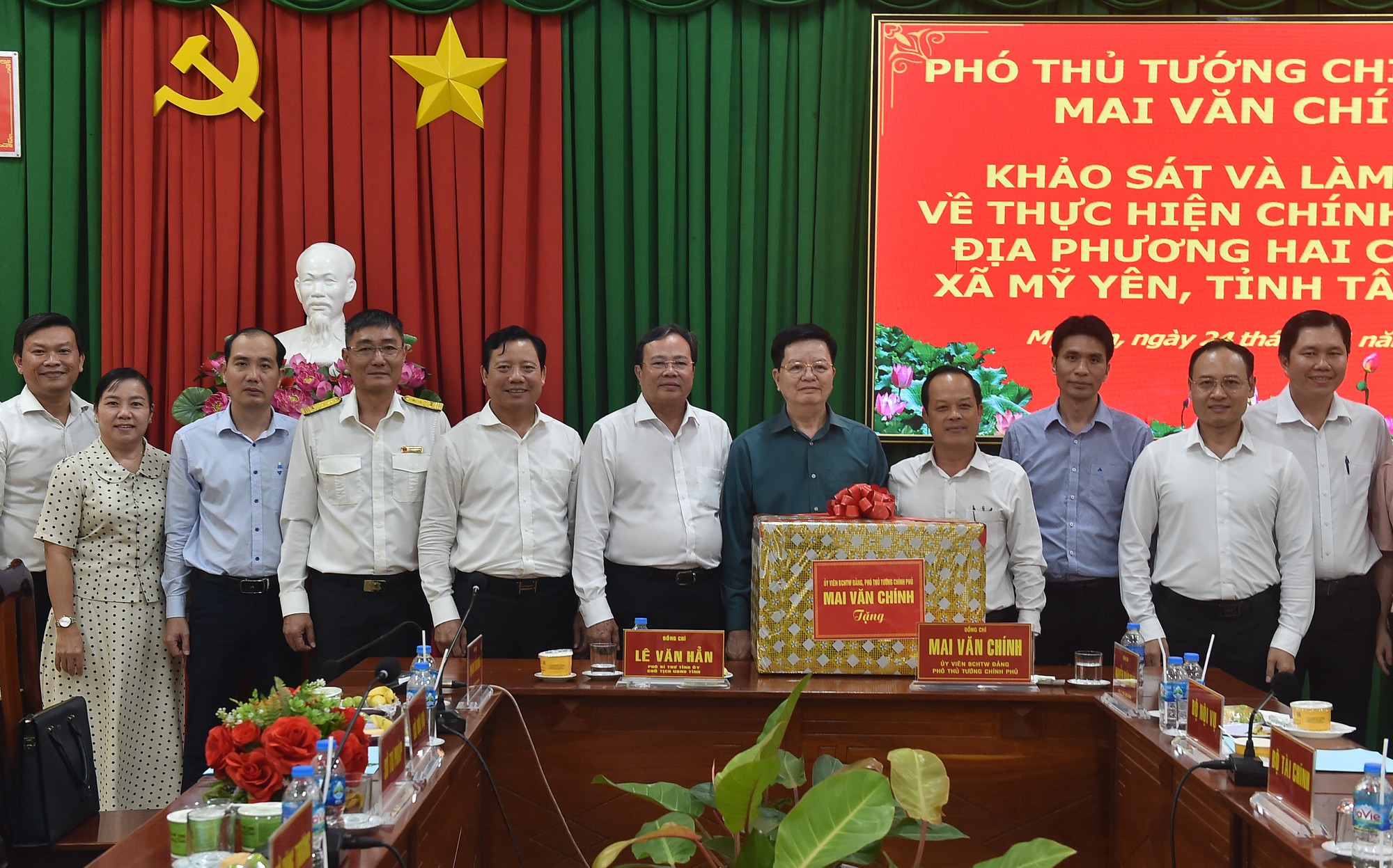Phó Thủ tướng Mai Văn Chính khảo sát và làm việc về thực hiện chính quyền địa phương 2 cấp tại Tây Ninh- Ảnh 4. Phó Thủ tướng Mai Văn Chính khảo sát và làm việc về thực hiện chính quyền địa phương 2 cấp tại Tây Ninh- Ảnh 4.