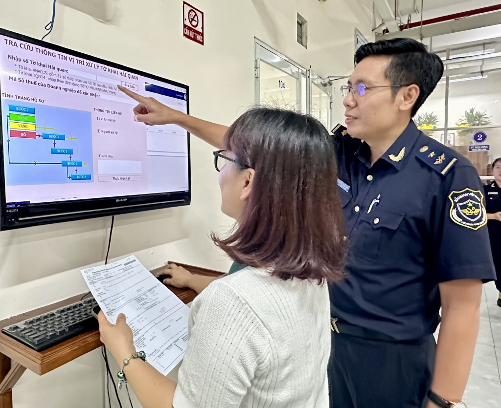 "Sáng kiến nhỏ, lợi tích to" của công chức hải quan - Ảnh 1.