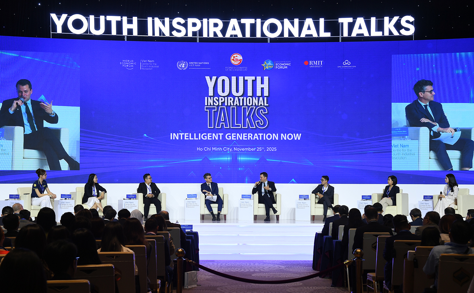 Cơ cấu 'dân số vàng' không thể chuyển hoá thành 'năng lực vàng' nếu thế hệ trẻ không vươn lên- Ảnh 4.