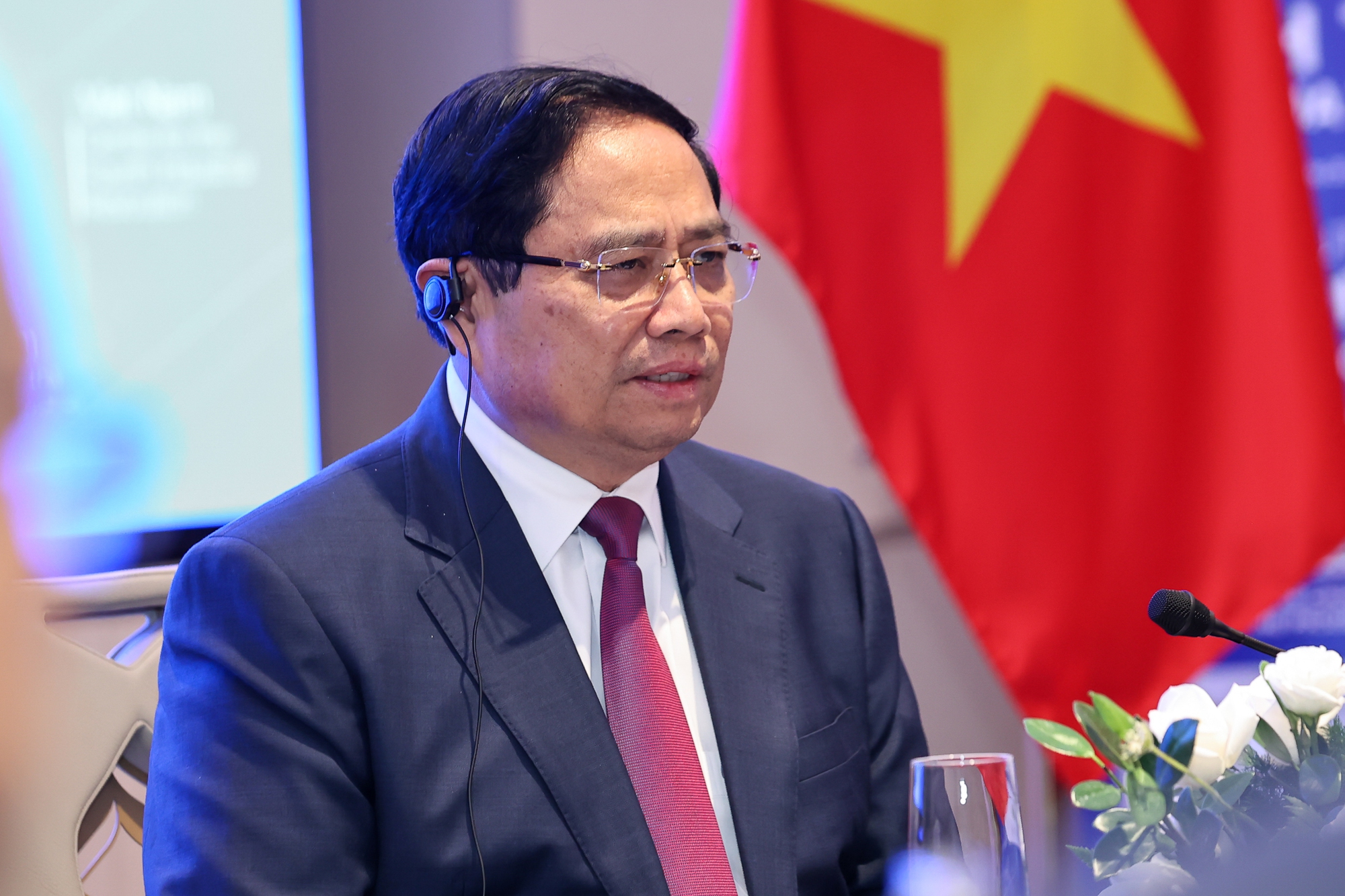 Thủ tướng: Thể chế thông thoáng, hạ tầng thông suốt, quản trị thông minh, cách làm thông dụng cho trung tâm tài chính quốc tế- Ảnh 2. Thủ tướng: Thể chế thông thoáng, hạ tầng thông suốt, quản trị thông minh, cách làm thông dụng cho trung tâm tài chính quốc tế- Ảnh 2.