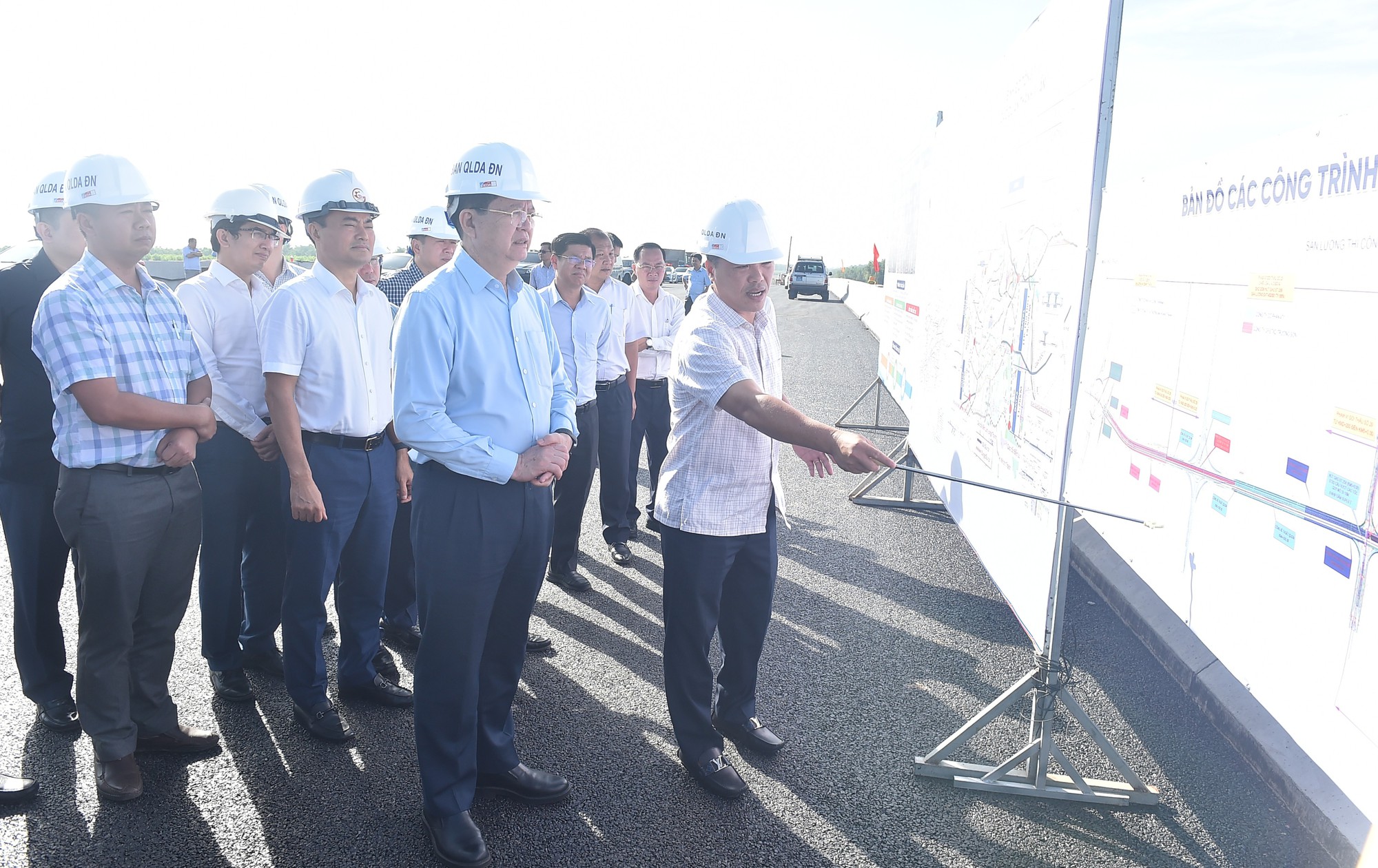 Phó Thủ tướng Mai Văn Chính kiểm tra thực địa dự án đường Vành đai 3 TPHCM- Ảnh 1. Phó Thủ tướng Mai Văn Chính kiểm tra thực địa dự án đường Vành đai 3 TPHCM- Ảnh 1.
