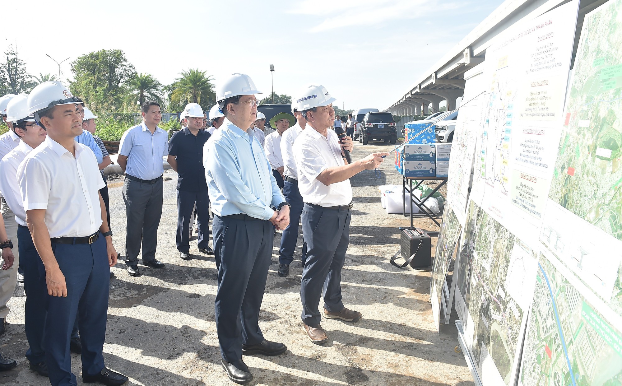 Phó Thủ tướng Mai Văn Chính kiểm tra thực địa dự án đường Vành đai 3 TPHCM- Ảnh 3. Phó Thủ tướng Mai Văn Chính kiểm tra thực địa dự án đường Vành đai 3 TPHCM- Ảnh 3.