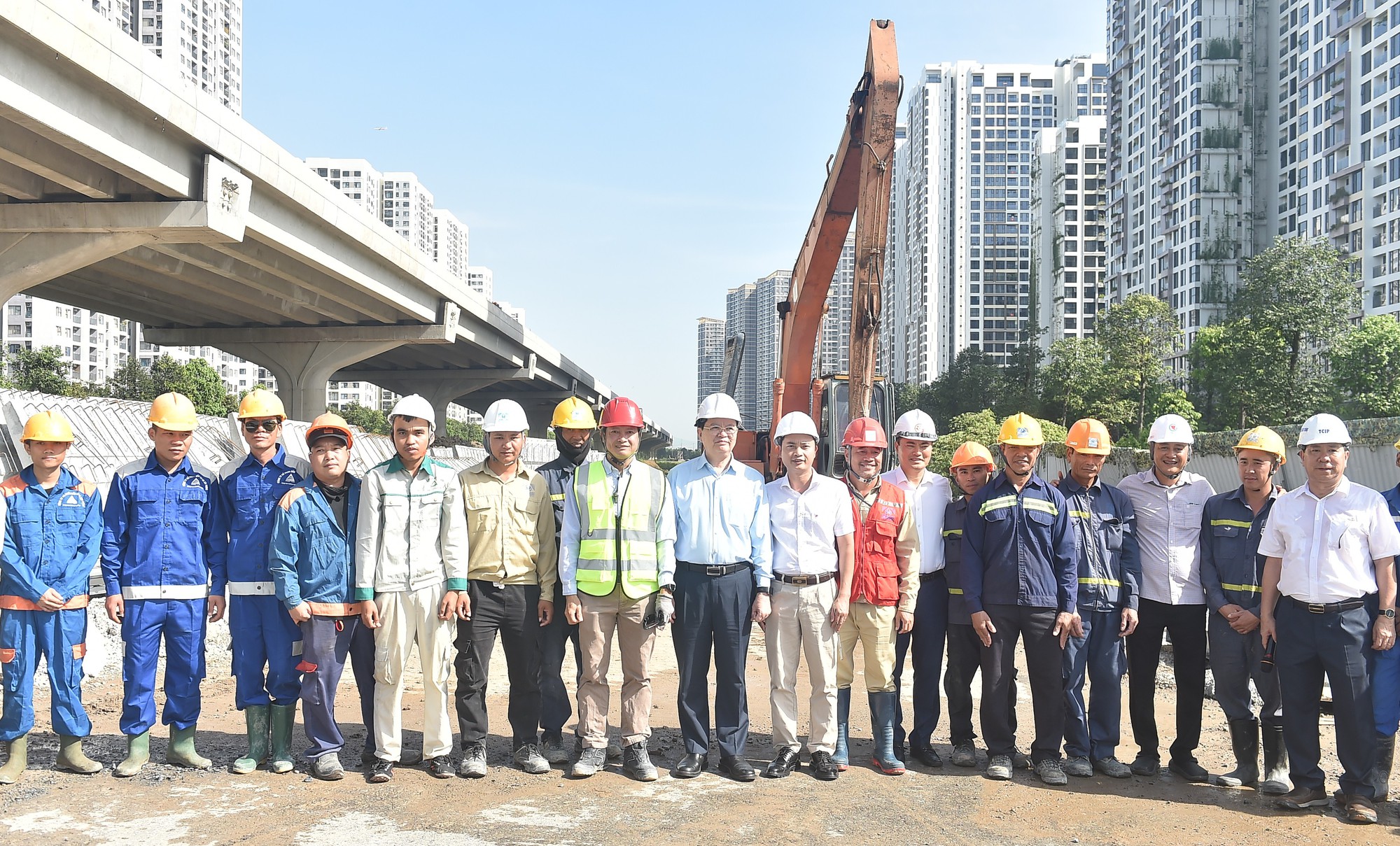 Phó Thủ tướng Mai Văn Chính kiểm tra thực địa dự án đường Vành đai 3 TPHCM- Ảnh 4. Phó Thủ tướng Mai Văn Chính kiểm tra thực địa dự án đường Vành đai 3 TPHCM- Ảnh 4.