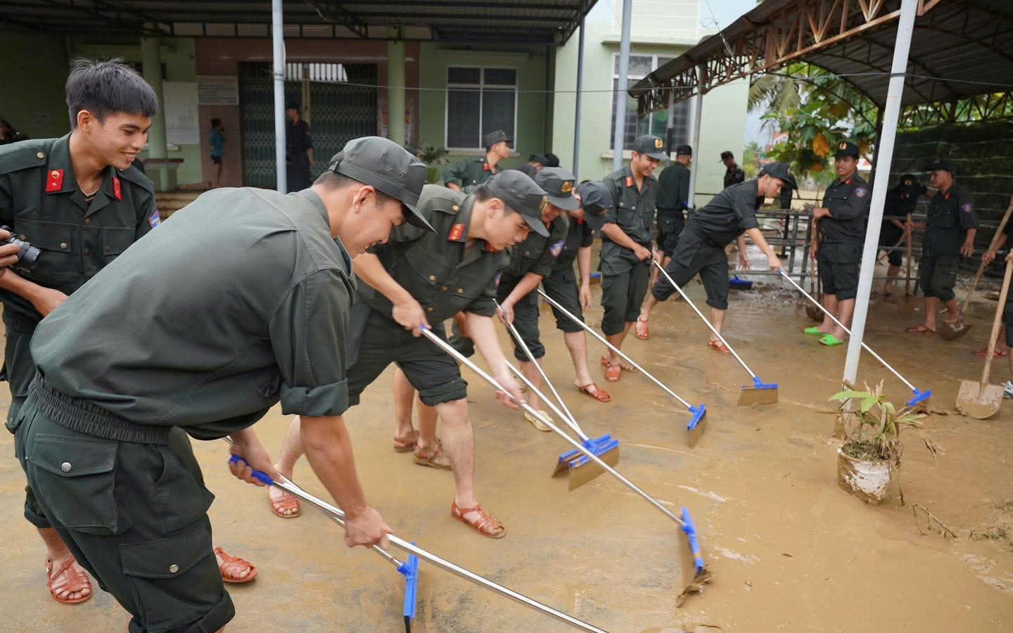 Chính phủ ban hành Nghị quyết về các giải pháp khắc phục hậu quả thiên tai, phục hồi sản xuất khu vực miền Trung
