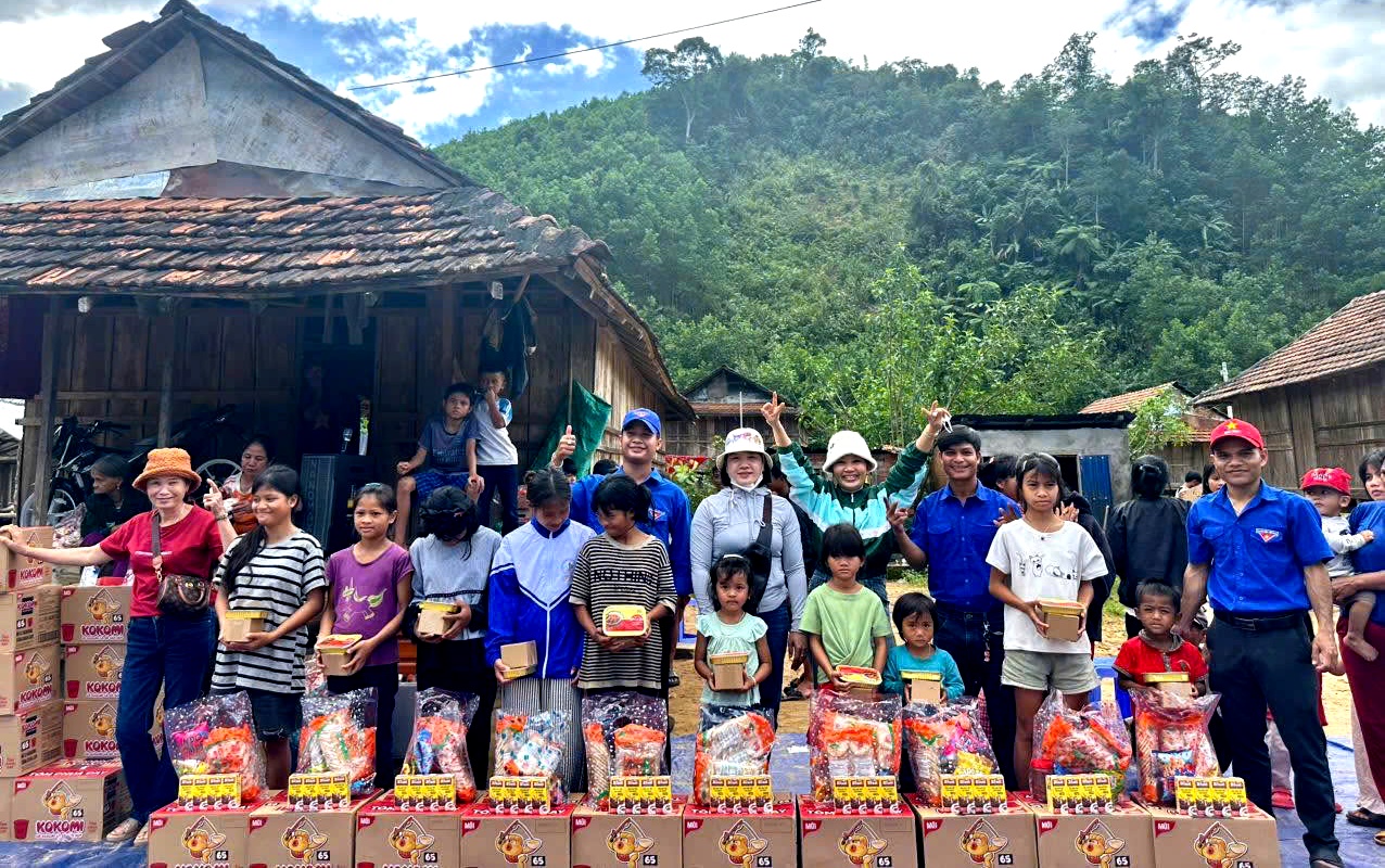 Masan Group sẻ chia cùng miền Trung: Hơn 124 tấn hàng thiết yếu được trao đến bà con vùng lũ- Ảnh 2.