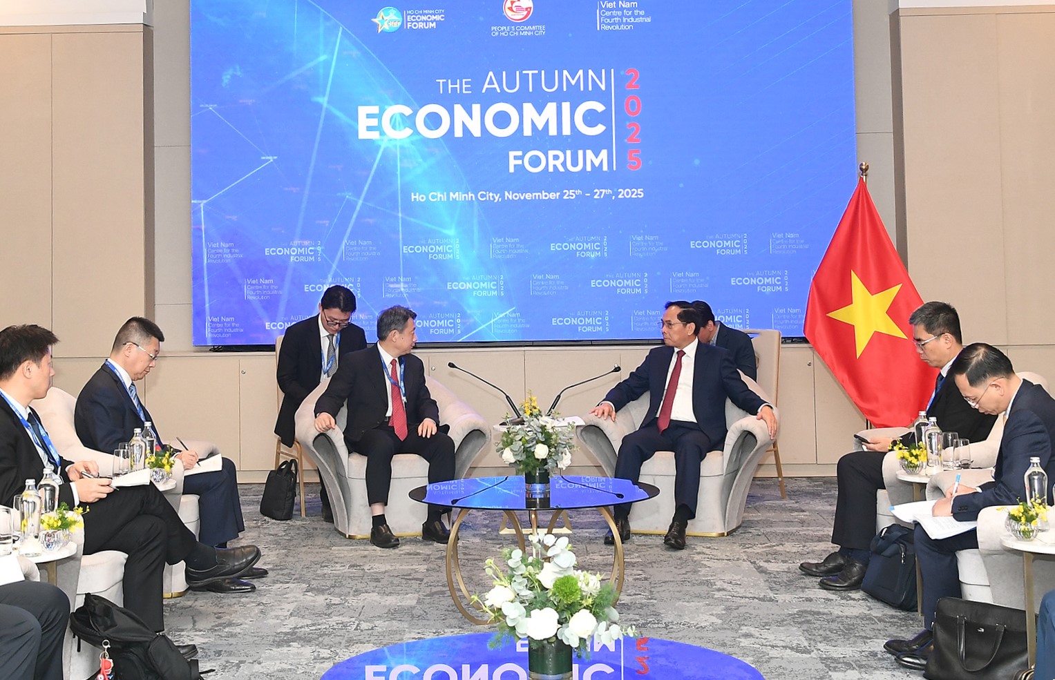 Việt Nam, Trung Quốc tăng cường trao đổi, chia sẻ kinh nghiệm xây dựng, phát triển đất nước- Ảnh 2.