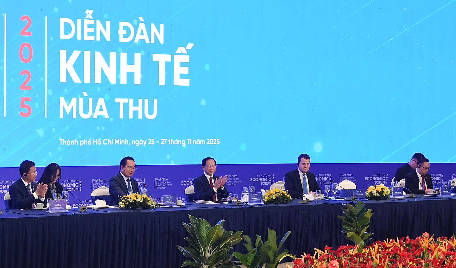 Việt Nam sẵn sàng thí điểm mô hình mới để hiện thực hoá mục tiêu, hoài bão- Ảnh 1. Việt Nam sẵn sàng thí điểm mô hình mới để hiện thực hoá mục tiêu, hoài bão- Ảnh 1.