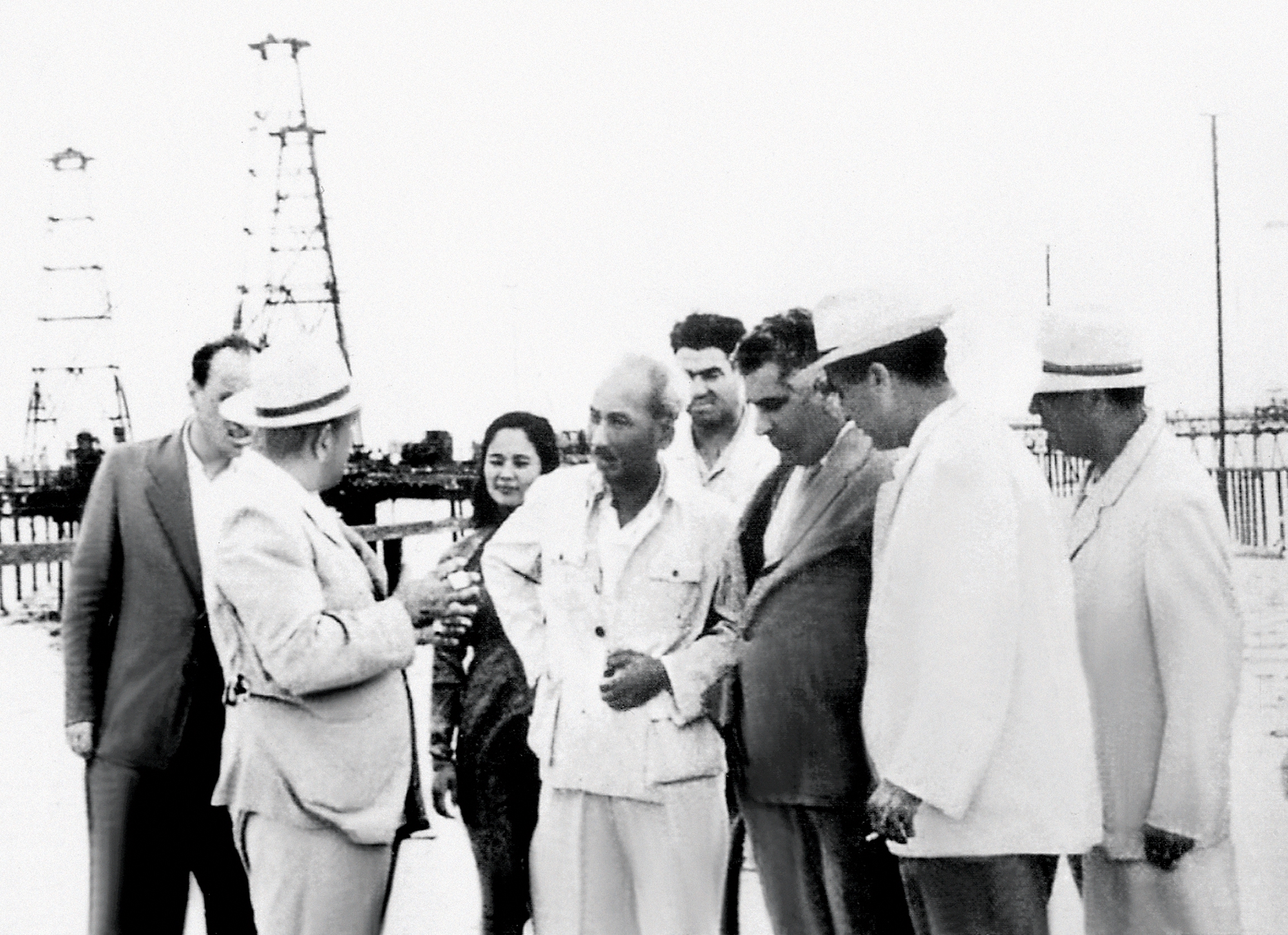 Petrovietnam: Tự hào 64 năm truyền thống - Vững bước kiến tạo năng lượng quốc gia- Ảnh 1.