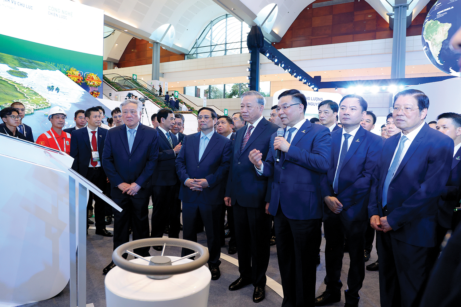 Petrovietnam: Tự hào 64 năm truyền thống - Vững bước kiến tạo năng lượng quốc gia- Ảnh 3. Petrovietnam: Tự hào 64 năm truyền thống - Vững bước kiến tạo năng lượng quốc gia- Ảnh 3.