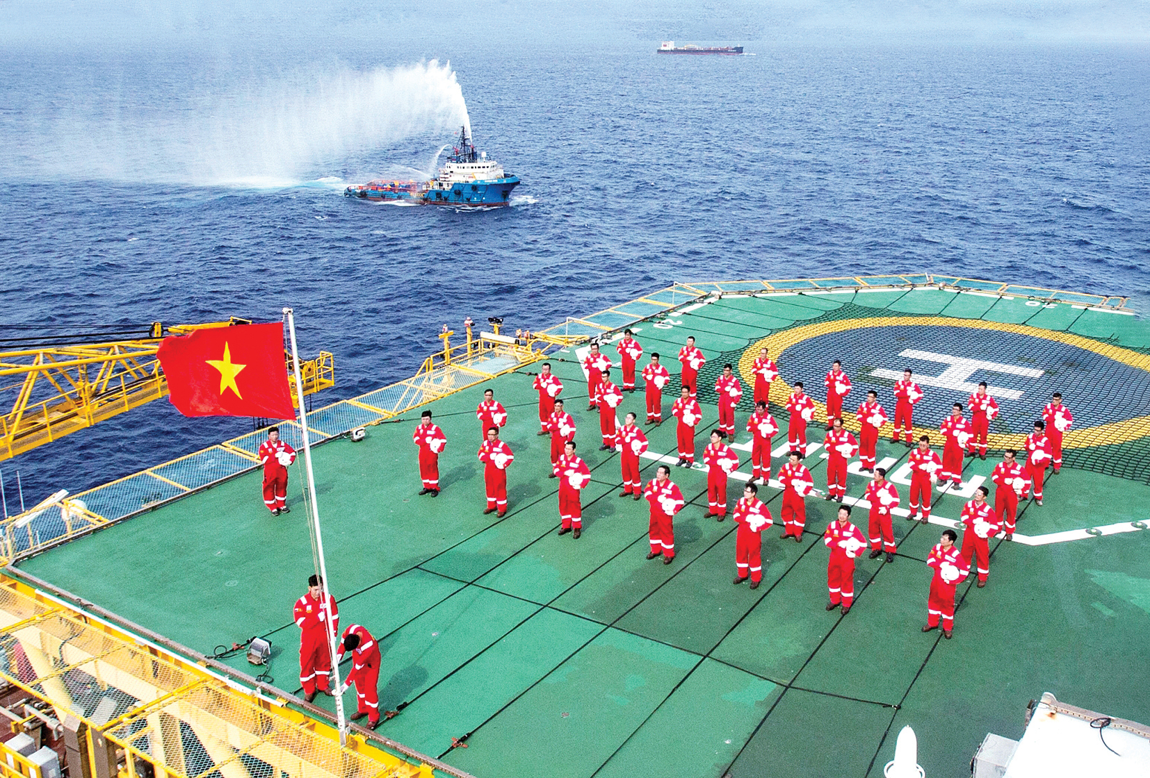 Petrovietnam: Tự hào 64 năm truyền thống - Vững bước kiến tạo năng lượng quốc gia- Ảnh 2. Petrovietnam: Tự hào 64 năm truyền thống - Vững bước kiến tạo năng lượng quốc gia- Ảnh 2.