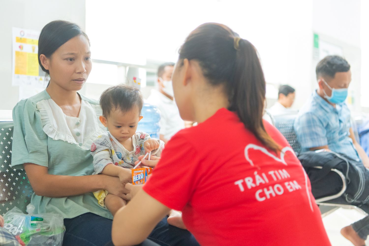 Điều kỳ diệu từ ca ghép tim đầu tiên của chương trình 'Trái tim cho em'- Ảnh 2.