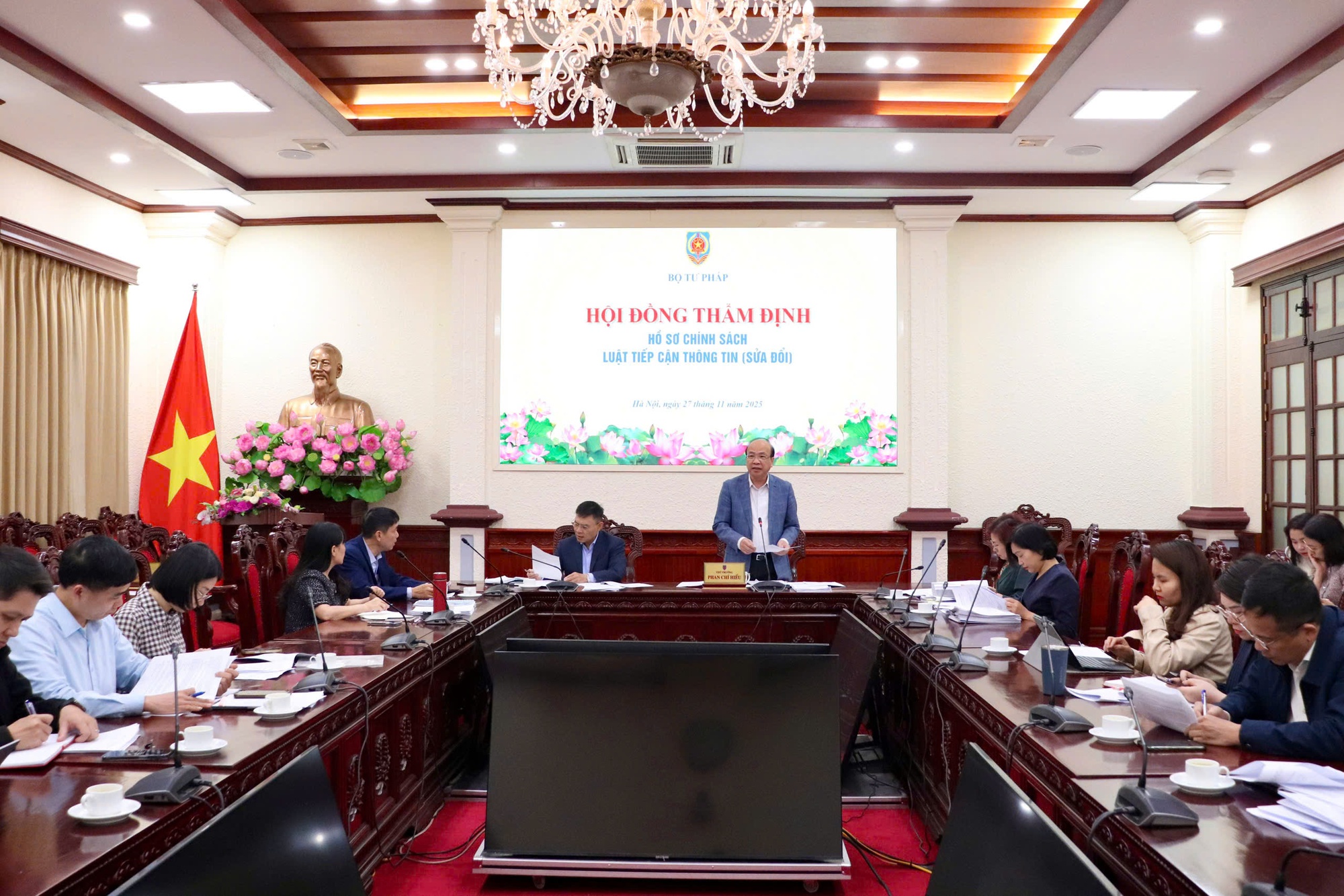 Chuyển đổi số mạnh mẽ hơn trong hoạt động cung cấp thông tin- Ảnh 1.