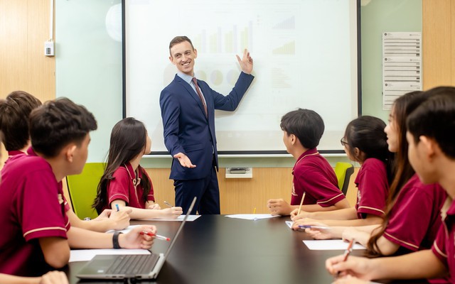 Đề xuất quy định quản lý người nước ngoài làm việc tại các cơ sở giáo dục của Việt Nam