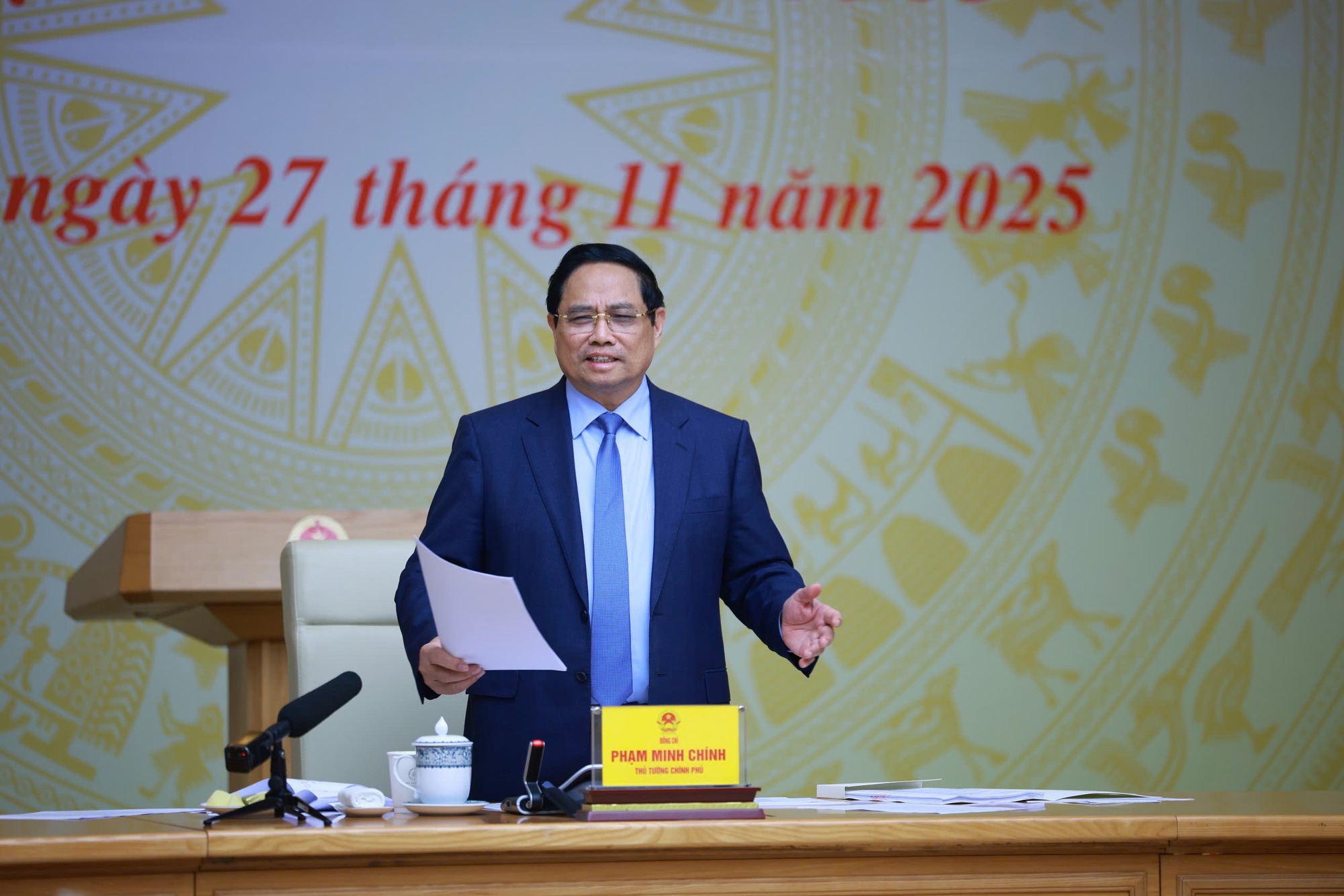 Thủ tướng: Tôn vinh kịp thời những trường hợp xả thân, cống hiến vì nhân dân, vì đồng đội, vì đất nước- Ảnh 4. Thủ tướng: Tôn vinh kịp thời những trường hợp xả thân, cống hiến vì nhân dân, vì đồng đội, vì đất nước- Ảnh 4.