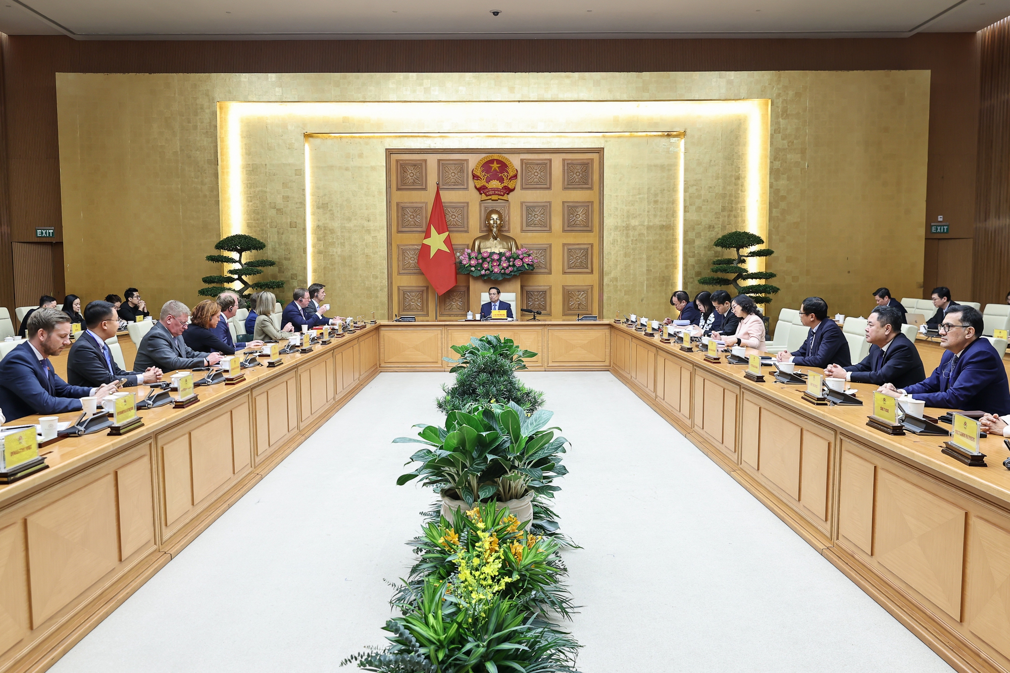 Chủ tịch Hội đồng Kinh doanh EU - ASEAN: Việt Nam tăng cường vị thế điểm đến đầu tư hàng đầu- Ảnh 3. Chủ tịch Hội đồng Kinh doanh EU - ASEAN: Việt Nam tăng cường vị thế điểm đến đầu tư hàng đầu- Ảnh 3.