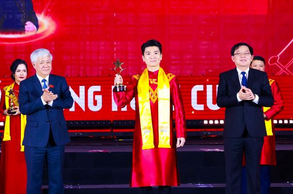 photo-1764226396004 photo-1764226396004