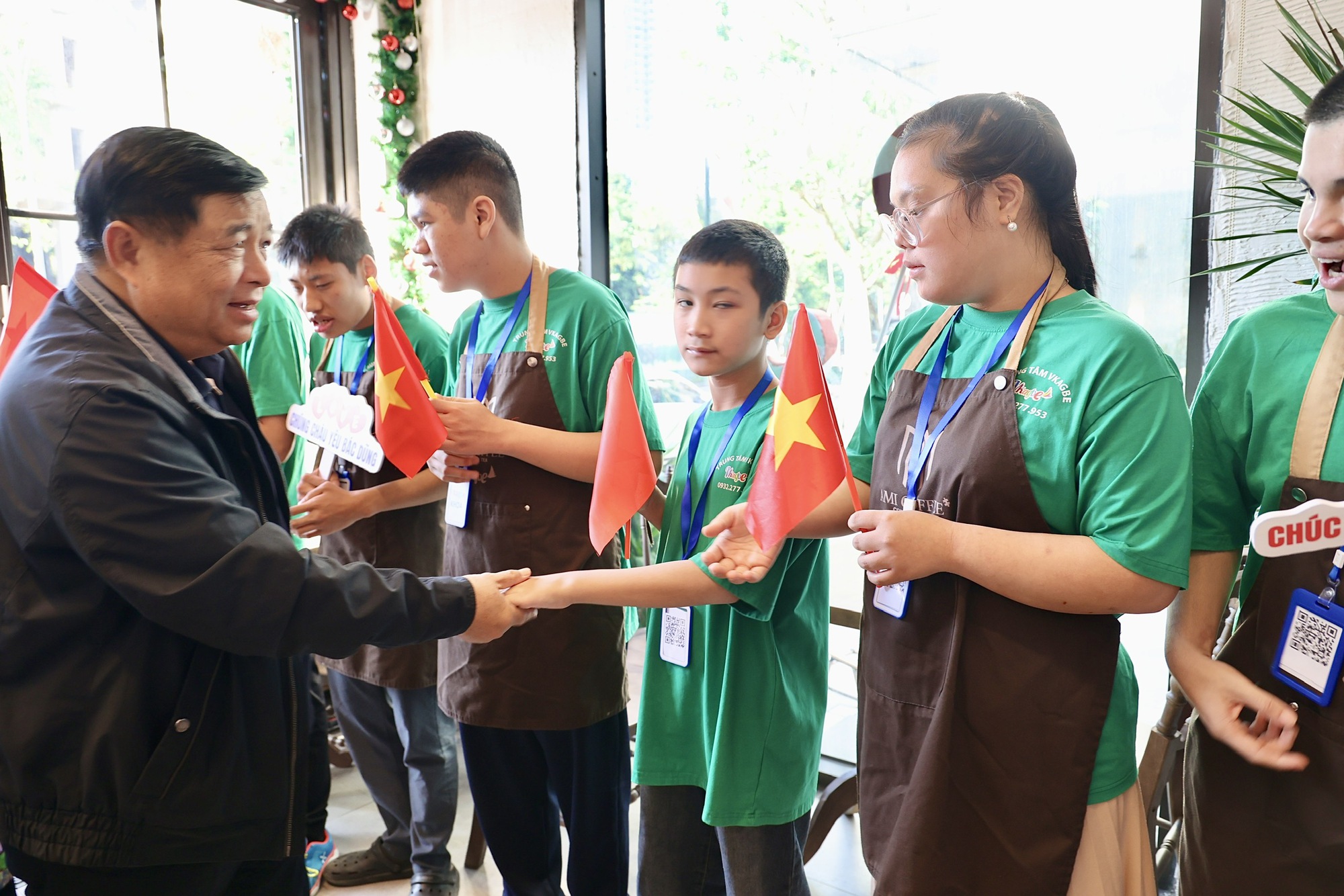 Khuyến khích hướng nghiệp, giải quyết việc làm cho người tự kỷ trưởng thành, người khuyết tật- Ảnh 4.