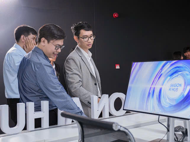 VNG ra mắt Saigon AI Hub thúc đẩy đổi mới sáng tạo và chuyển đổi số quốc gia- Ảnh 2. VNG ra mắt Saigon AI Hub thúc đẩy đổi mới sáng tạo và chuyển đổi số quốc gia- Ảnh 2.