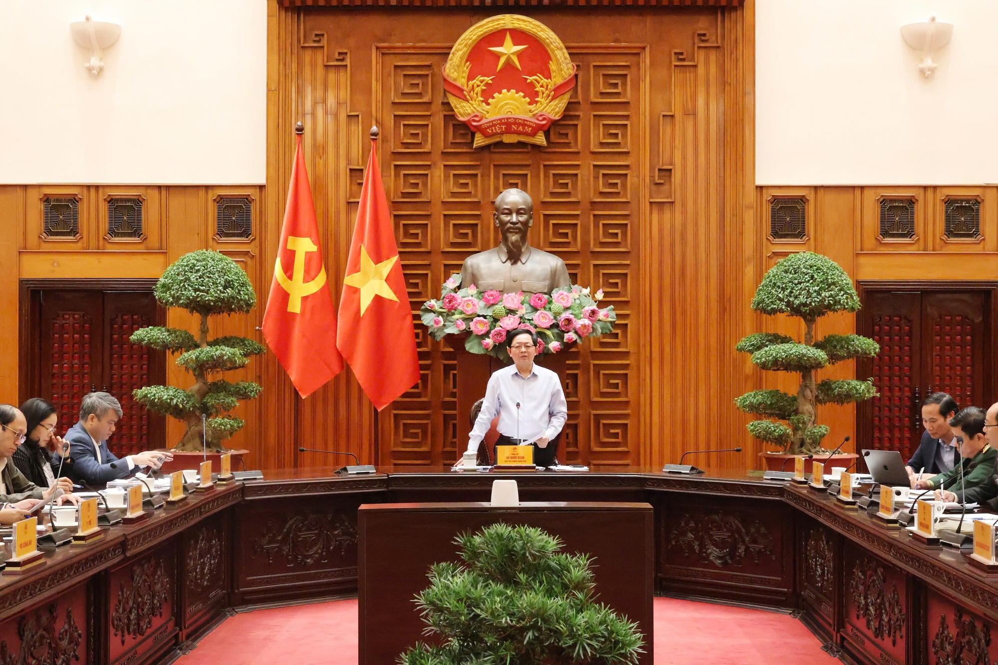 Phó Thủ tướng Hồ Quốc Dũng: Đẩy nhanh tiến độ về đổi mới xây dựng và thi hành pháp luật- Ảnh 2.