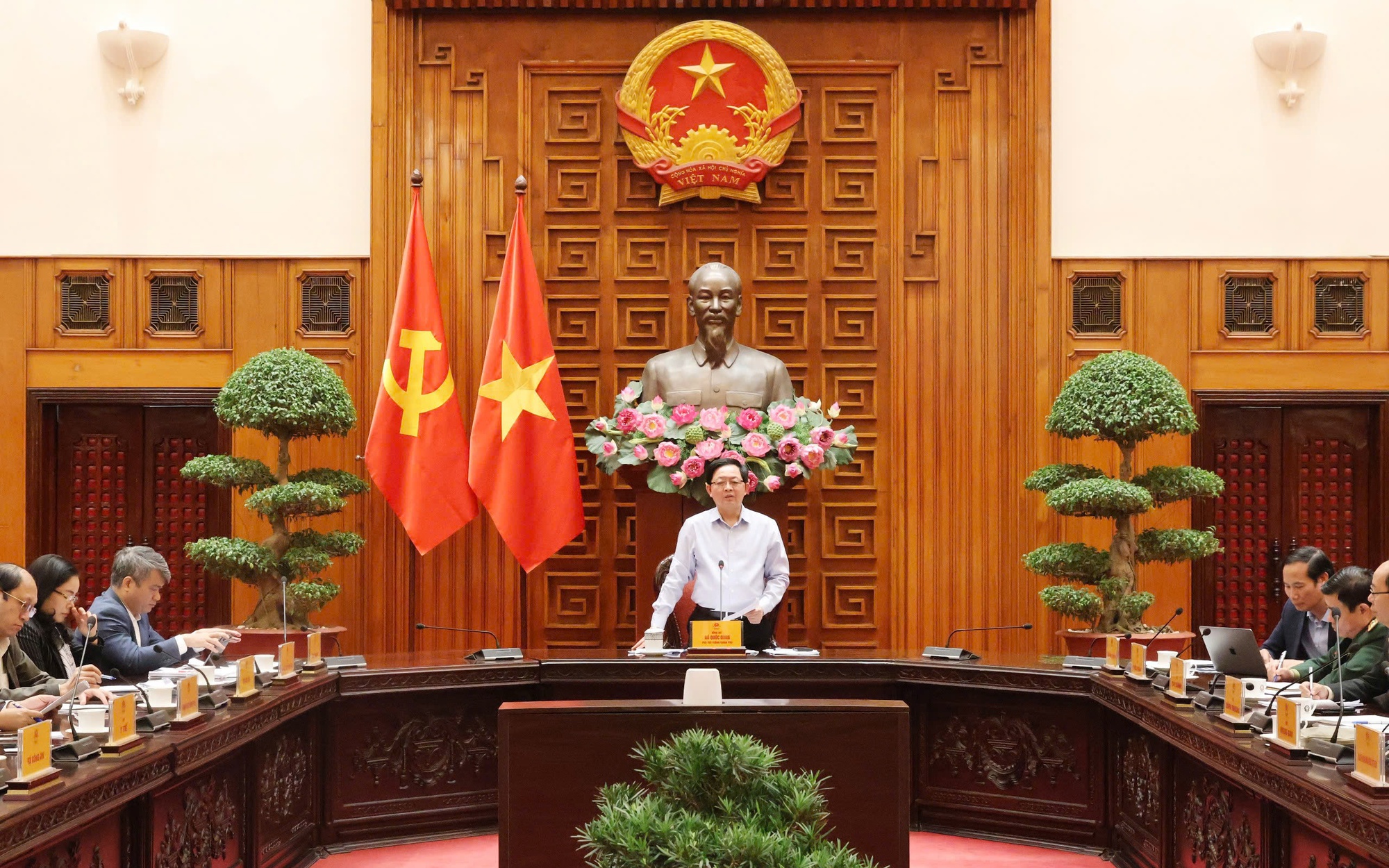 Phó Thủ tướng Hồ Quốc Dũng: Đẩy nhanh tiến độ về đổi mới xây dựng và thi hành pháp luật