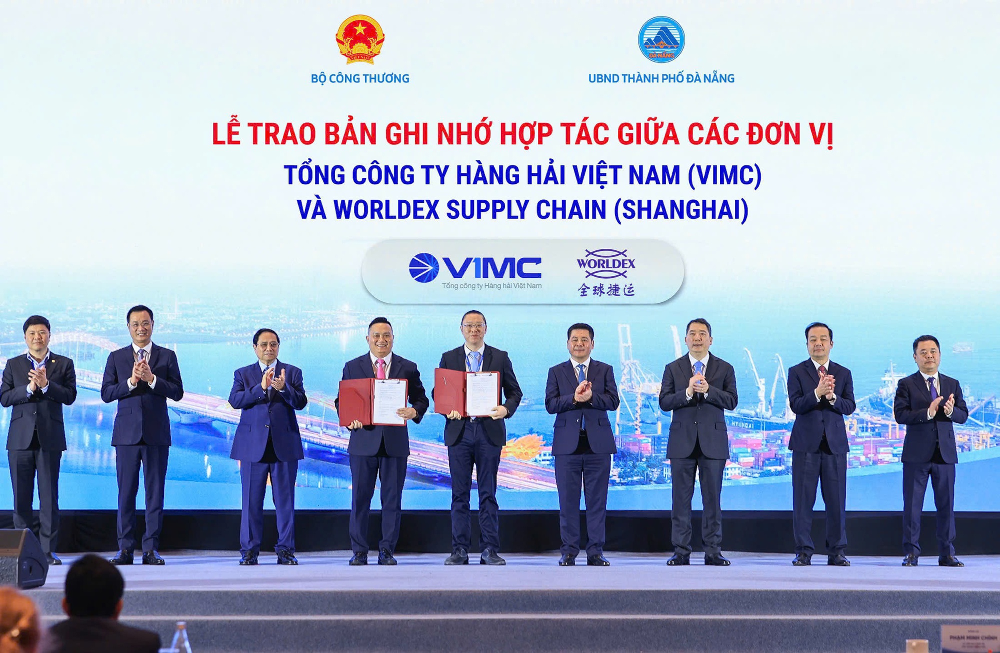 Thủ tướng: Đưa Việt Nam trở thành trung tâm dịch vụ logistics hàng đầu Đông Nam Á, châu Á và thế giới- Ảnh 7. Thủ tướng: Đưa Việt Nam trở thành trung tâm dịch vụ logistics hàng đầu Đông Nam Á, châu Á và thế giới- Ảnh 7.