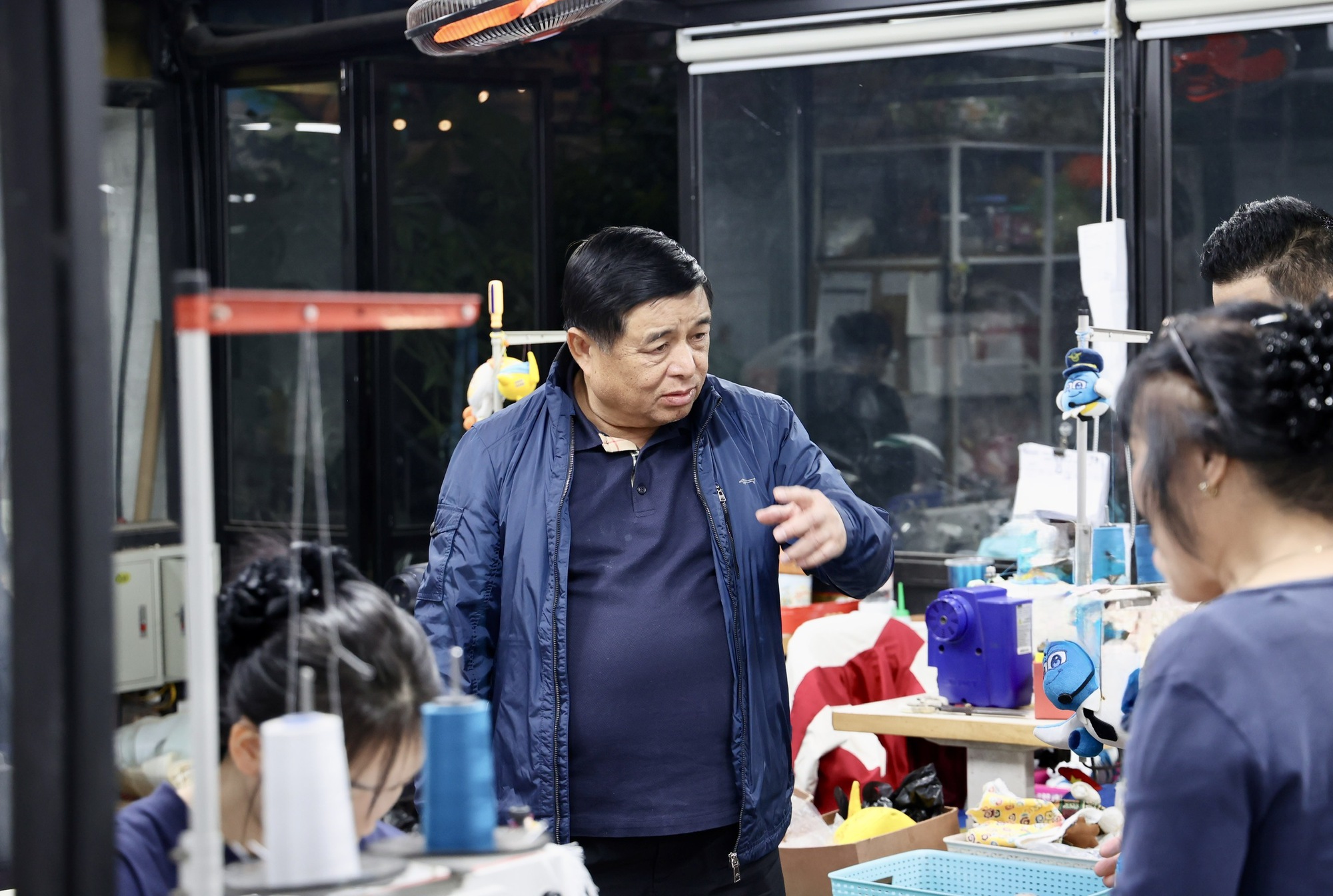 Phó Thủ tướng Nguyễn Chí Dũng thăm, tặng quà người khuyết tật- Ảnh 5. Phó Thủ tướng Nguyễn Chí Dũng thăm, tặng quà người khuyết tật- Ảnh 5.