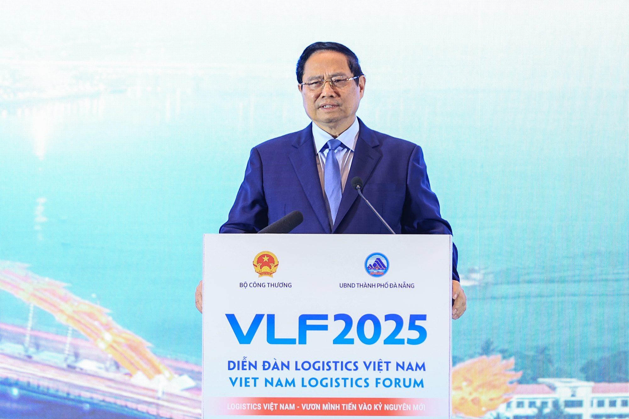 Thủ tướng: Đưa Việt Nam trở thành trung tâm dịch vụ logistics hàng đầu Đông Nam Á, châu Á và thế giới- Ảnh 4.