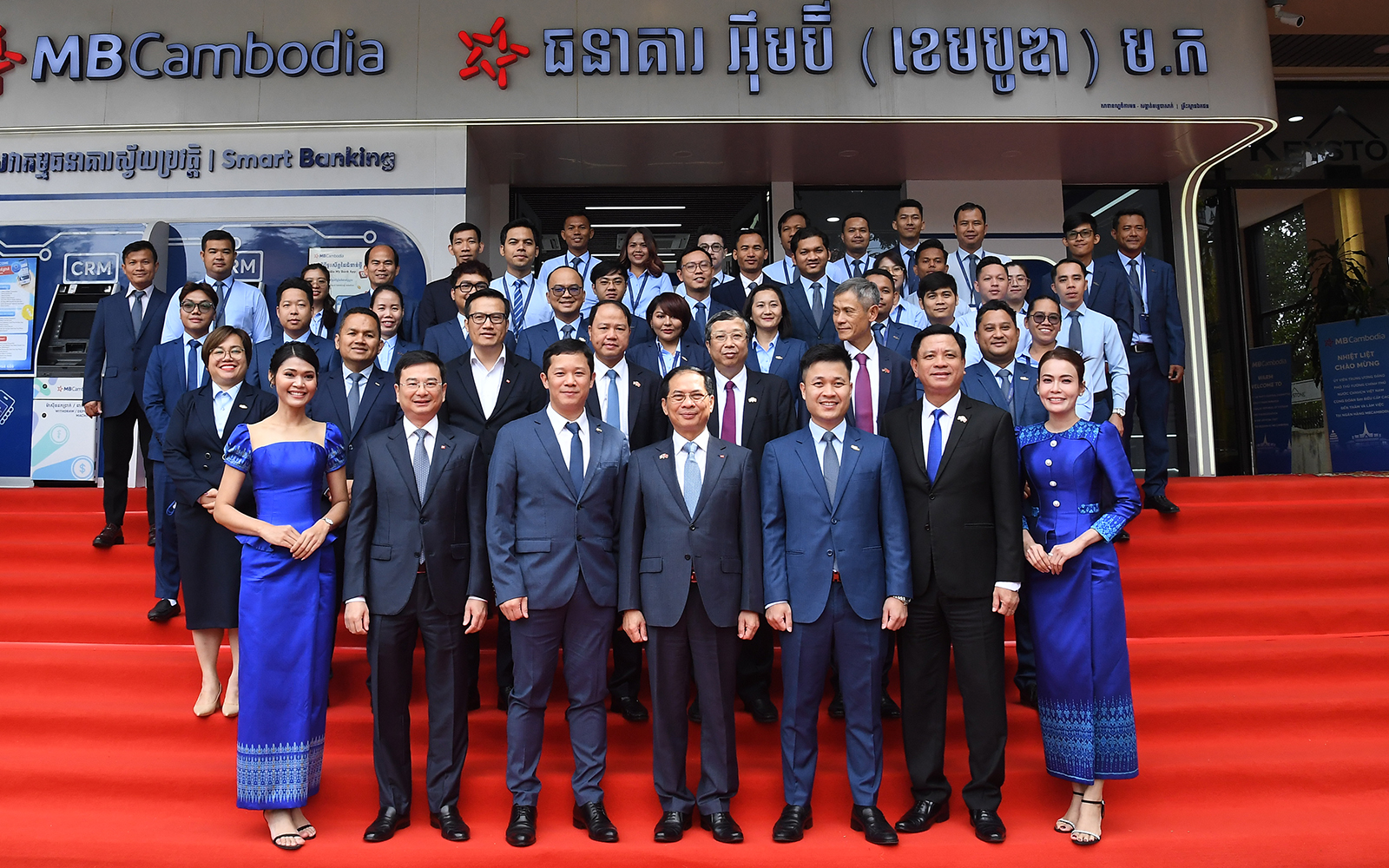 Phó Thủ tướng Bùi Thanh Sơn thăm các doanh nghiệp đầu tư tại Campuchia