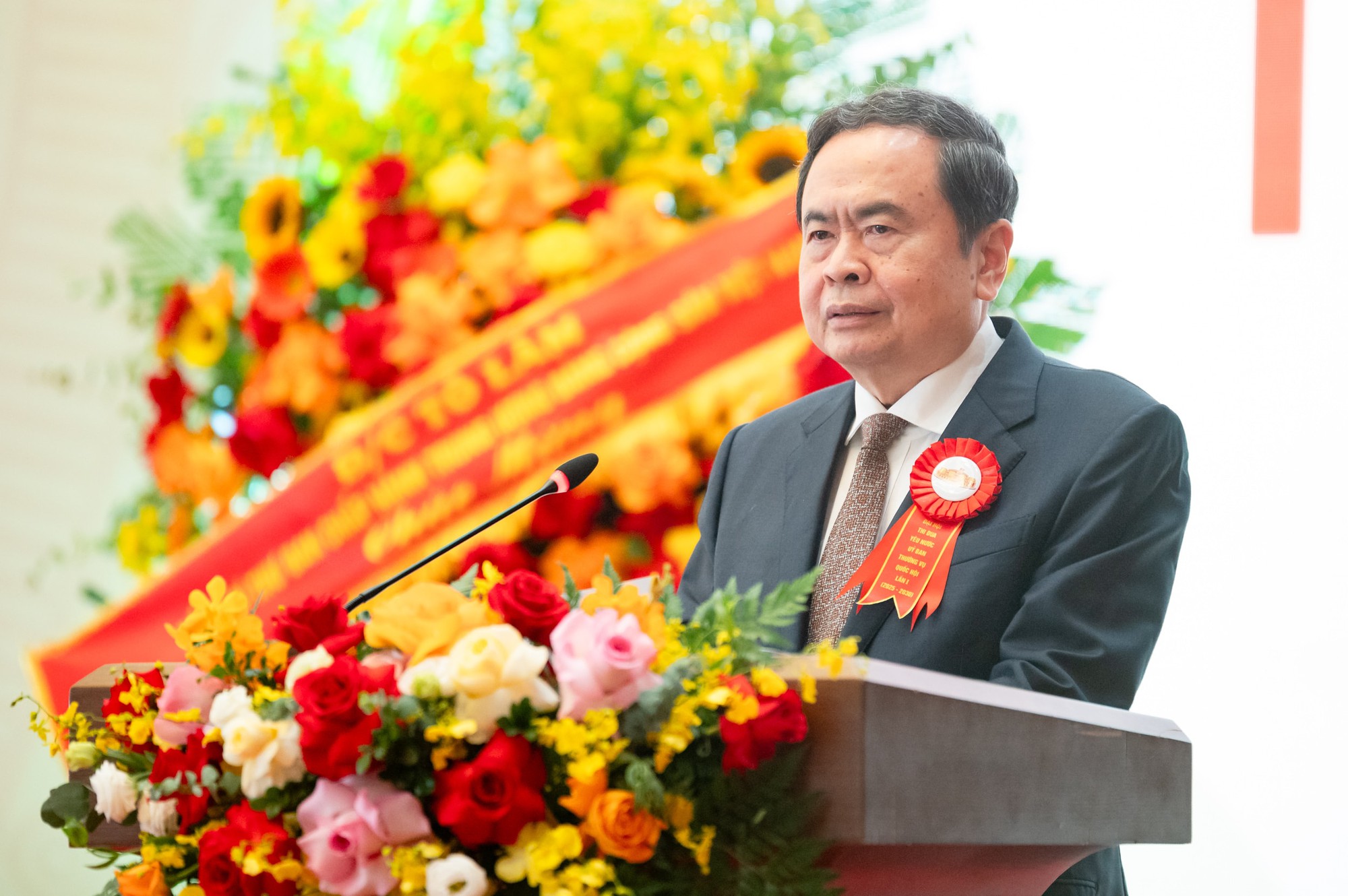 Thi đua thực hiện có hiệu quả các hoạt động đổi mới của Quốc hội- Ảnh 1. Thi đua thực hiện có hiệu quả các hoạt động đổi mới của Quốc hội- Ảnh 1.