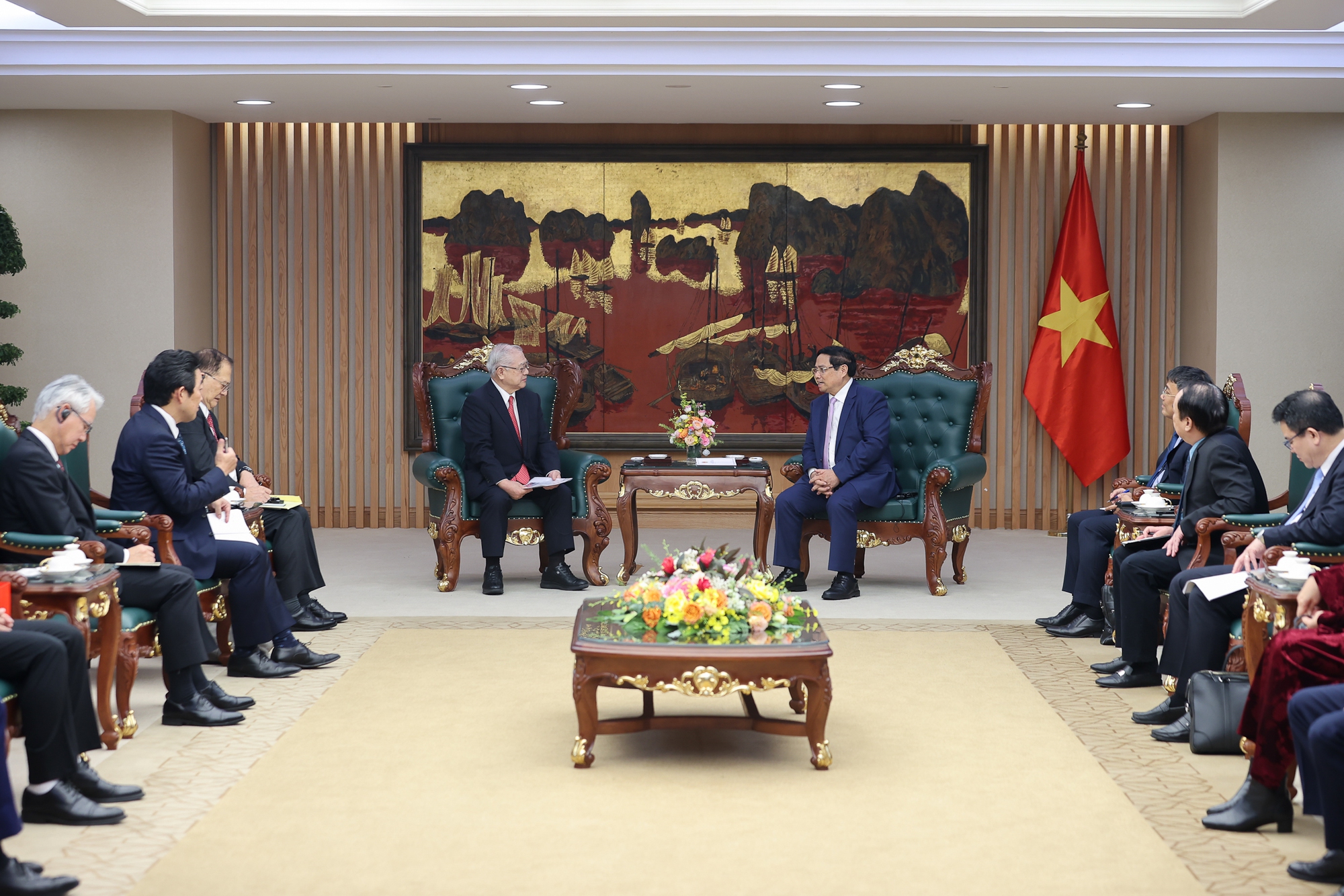 Thủ tướng đề nghị mở rộng hợp tác giữa vùng Kansai (Nhật Bản) với các địa phương Việt Nam- Ảnh 3. Thủ tướng đề nghị mở rộng hợp tác giữa vùng Kansai (Nhật Bản) với các địa phương Việt Nam- Ảnh 3.